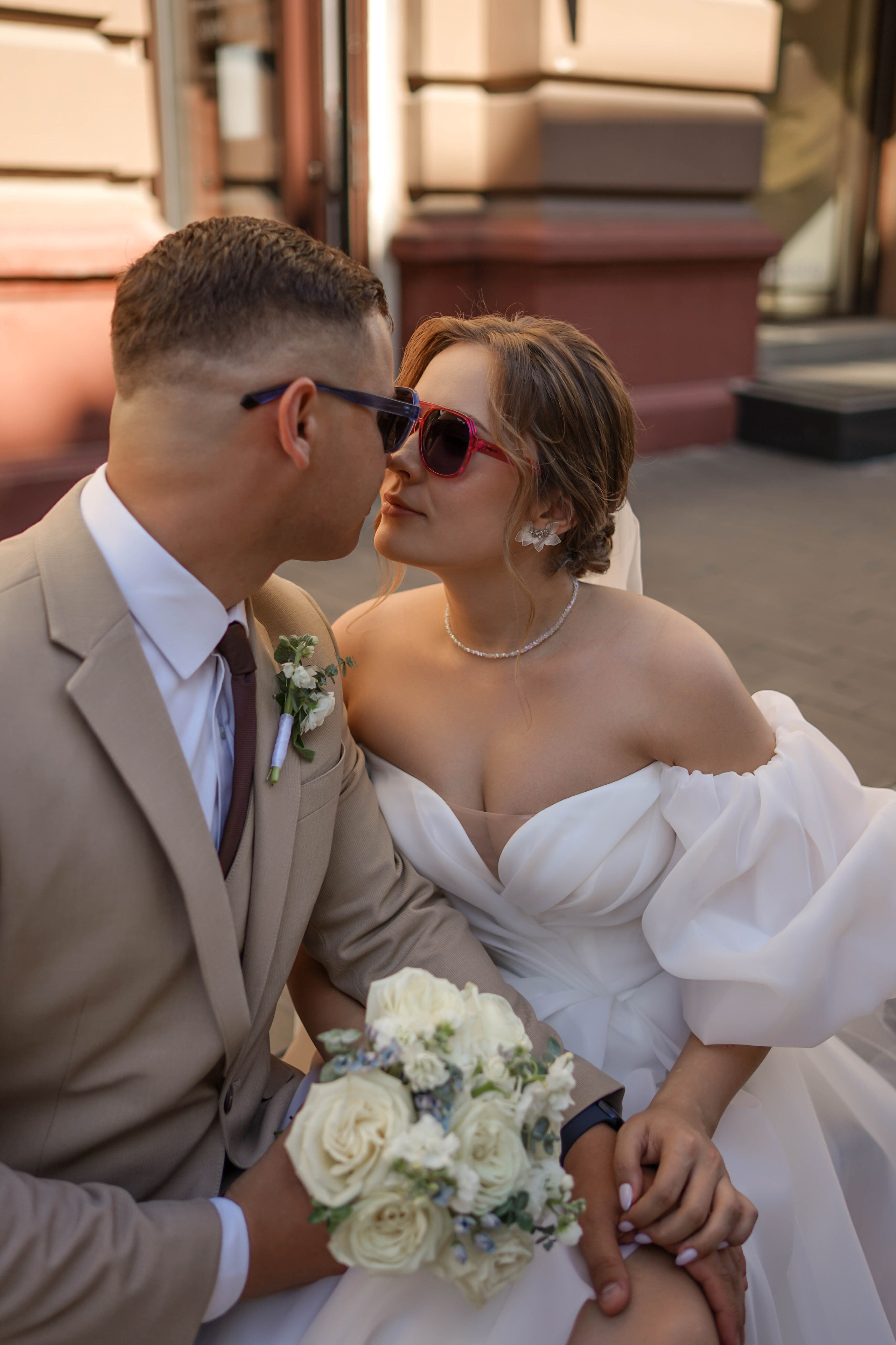 Лиза и Сережа: регистрация, прогулка и банкет. Фотограф в Иркутске