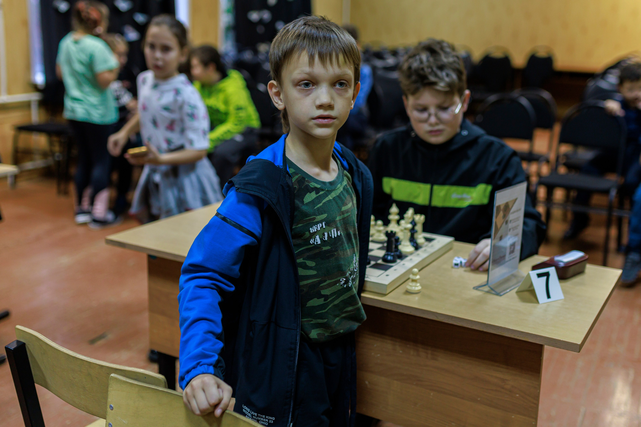 Репортажная сьёмка игры в шахматы в детском доме. Семейный и детский фотограф в Рязани Васюгова Мария