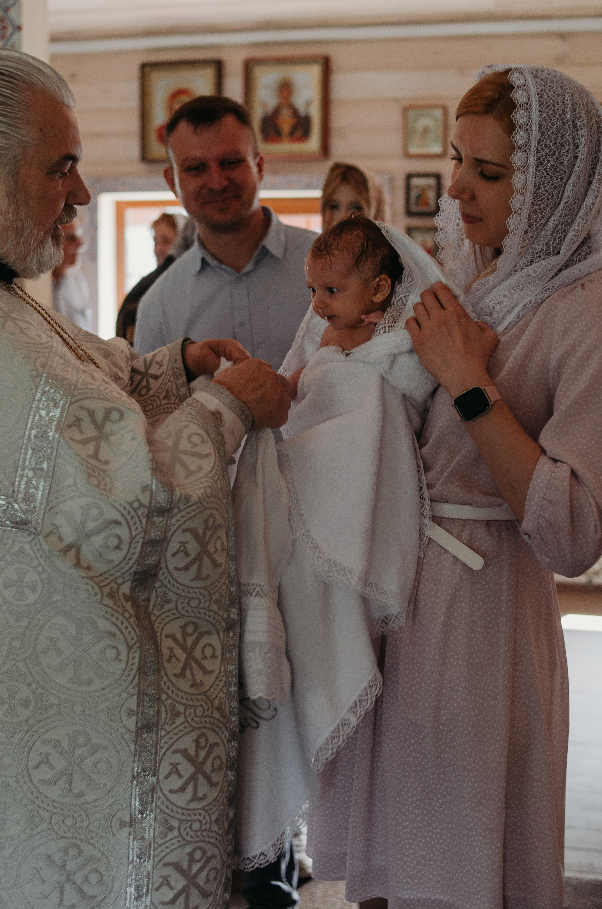 Таинство крещения Лея. Семейный фотограф Москва, Люберцы, Петрозаводск