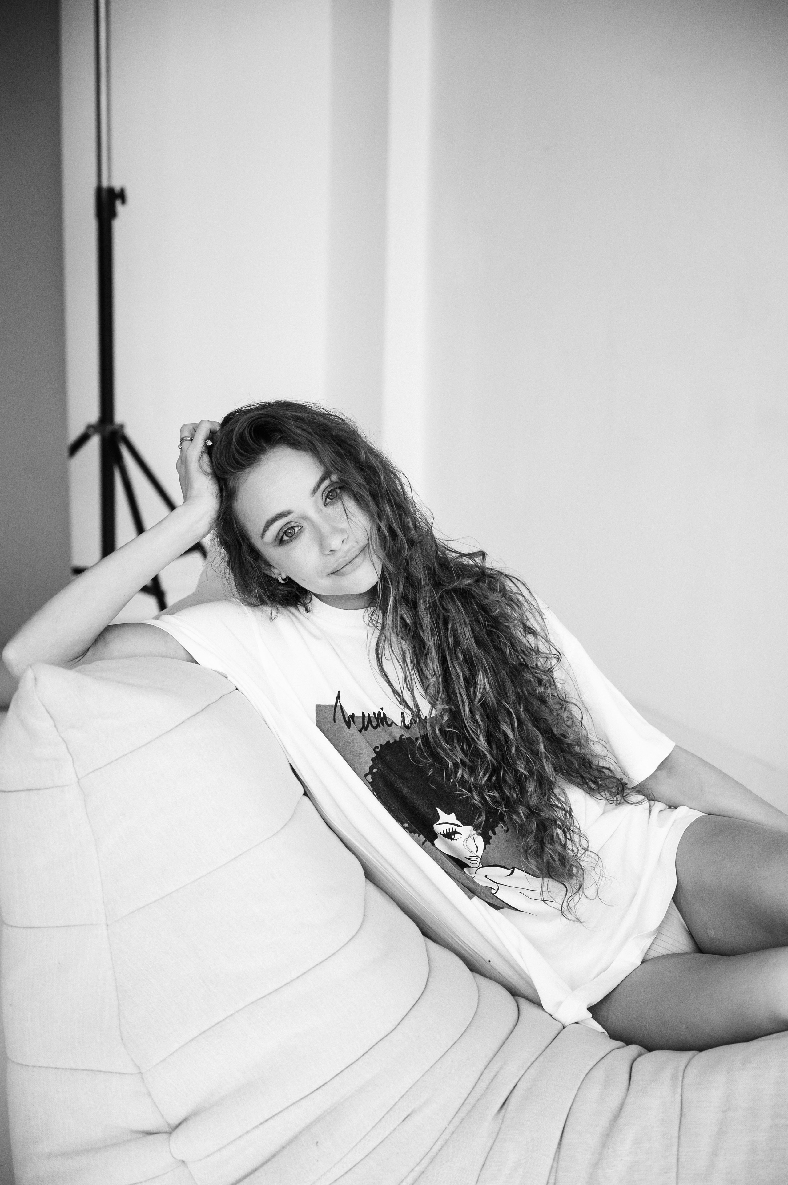 Семейная фотосессия в Санкт-Петербурге от Маргариты Ивановой — душевные кадры с детьми и родителями, помощь в подборе образов, стилист, виза. Профессиональный фотограф беременности в СПБ. Стильные фотосессии беременности в стиле минимализм и классическая фотография