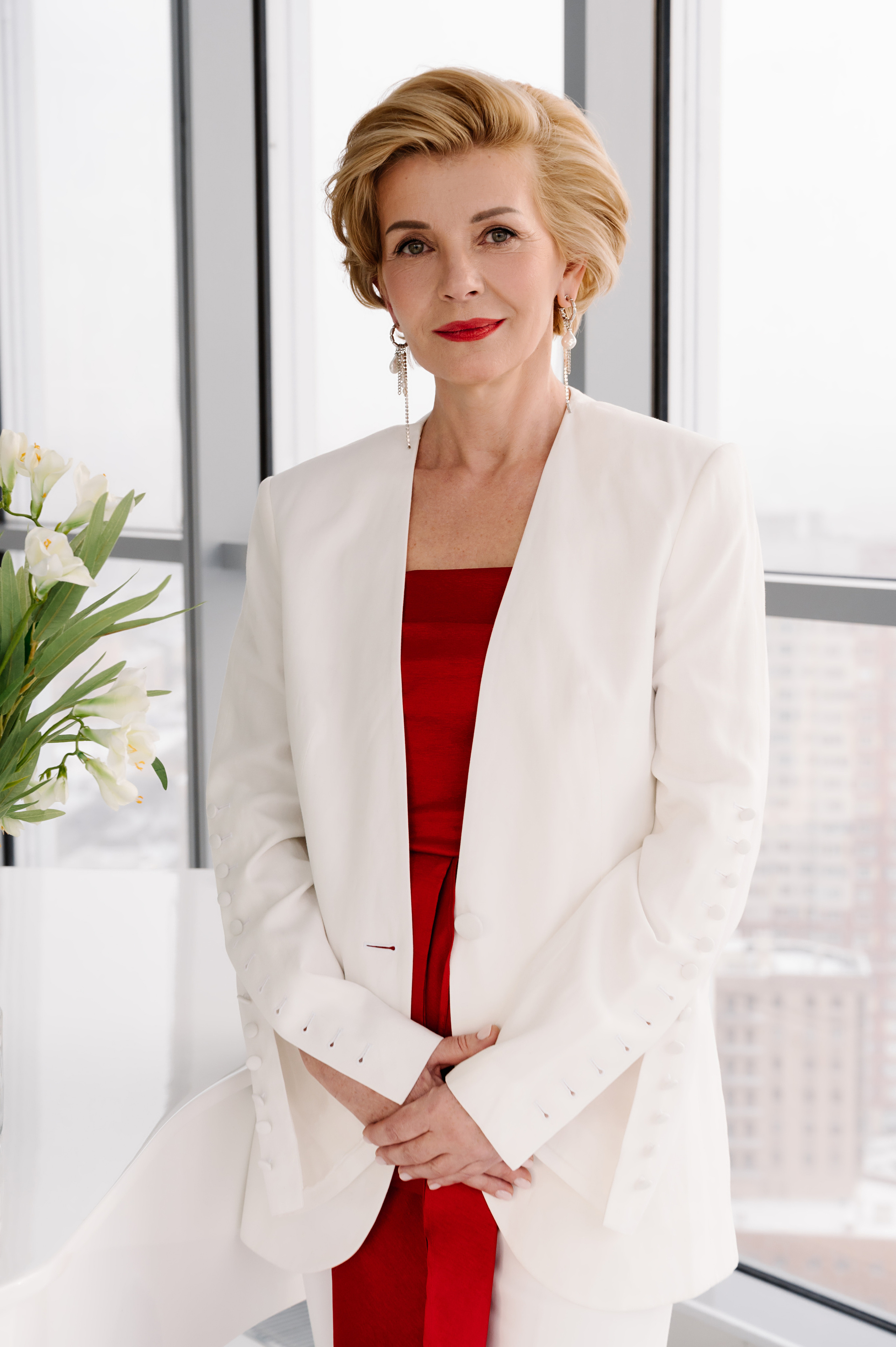 Алина с мамой. Профессиональный фотограф беременности в СПБ. Стильные фотосессии беременности в стиле минимализм и классическая фотография