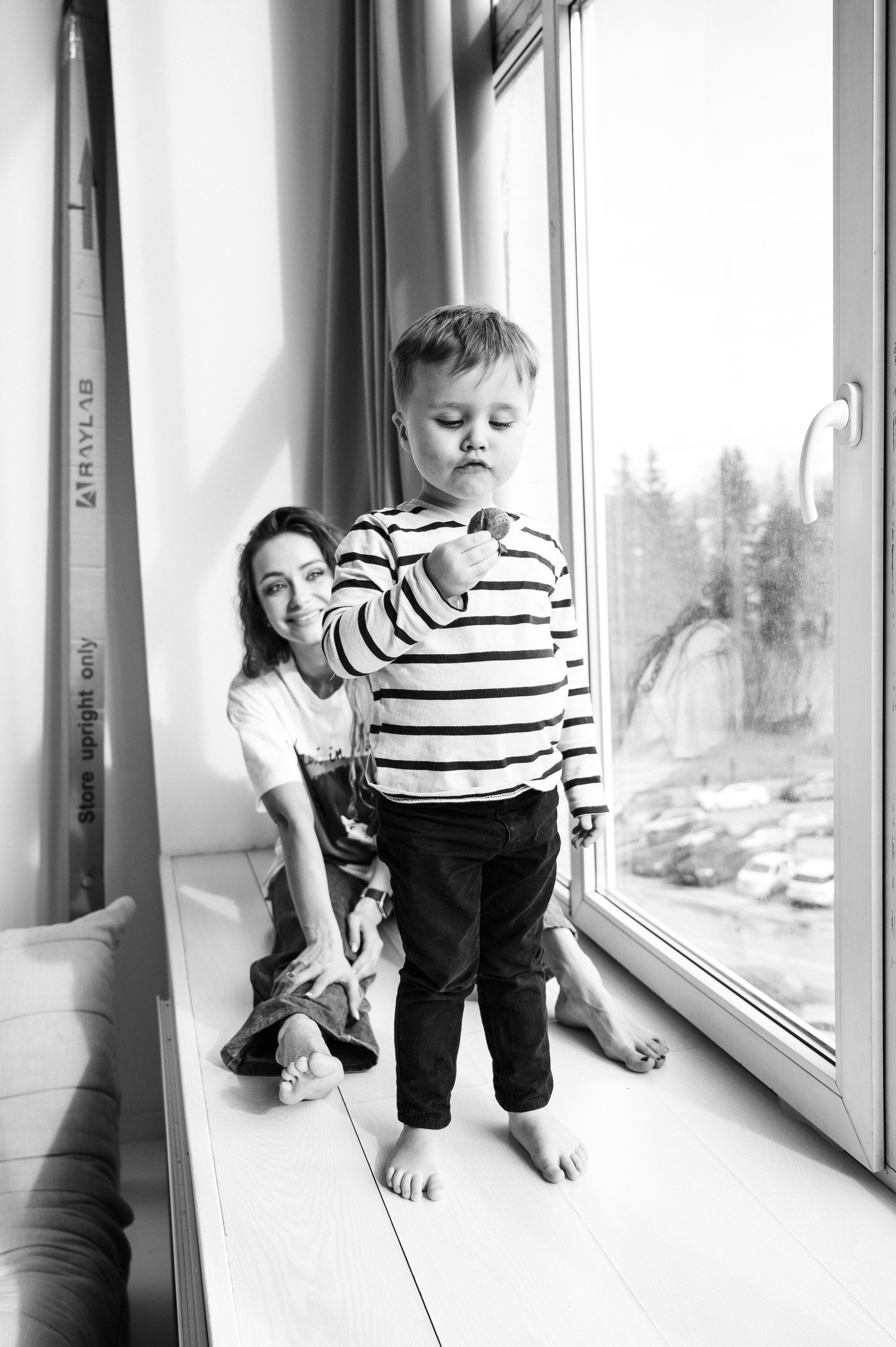 Семейная фотосессия в Санкт-Петербурге от Маргариты Ивановой — душевные кадры с детьми и родителями, помощь в подборе образов, стилист, виза. Профессиональный фотограф беременности в СПБ. Стильные фотосессии беременности в стиле минимализм и классическая фотография