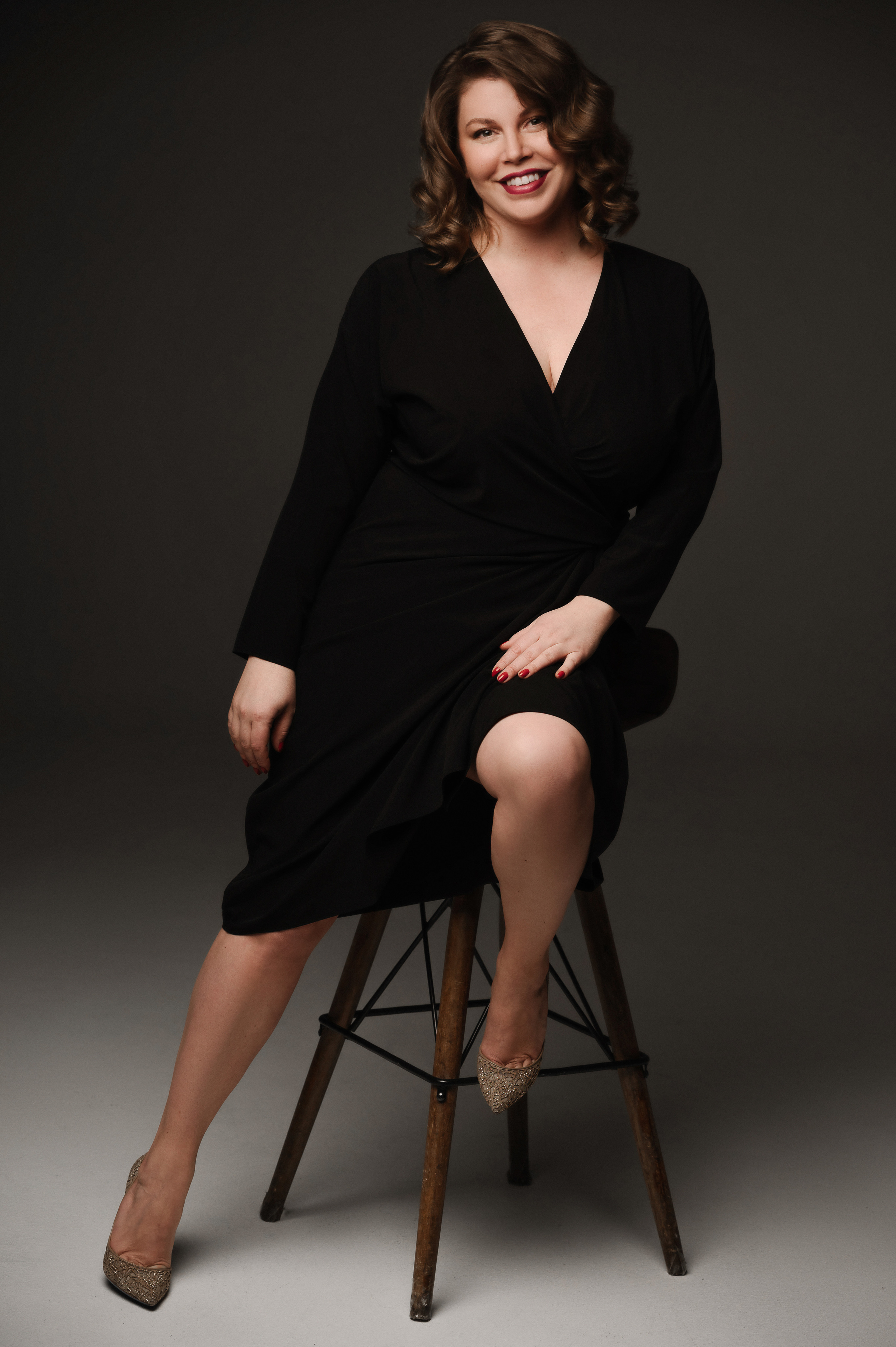 Александра. Профессиональный фотограф беременности в СПБ. Стильные фотосессии беременности в стиле минимализм и классическая фотография