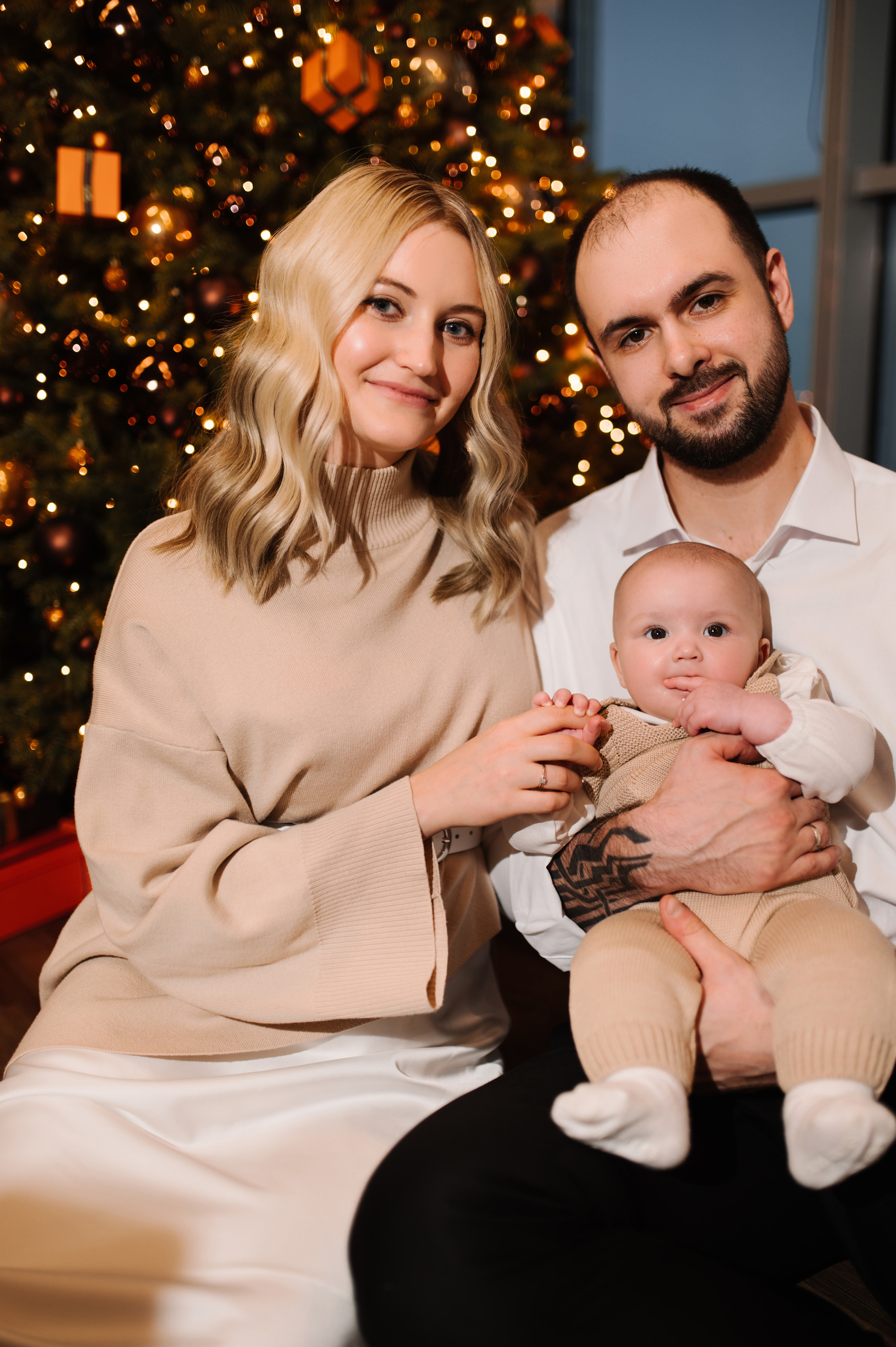 Карина. Профессиональный фотограф беременности в СПБ. Стильные фотосессии беременности в стиле минимализм и классическая фотография