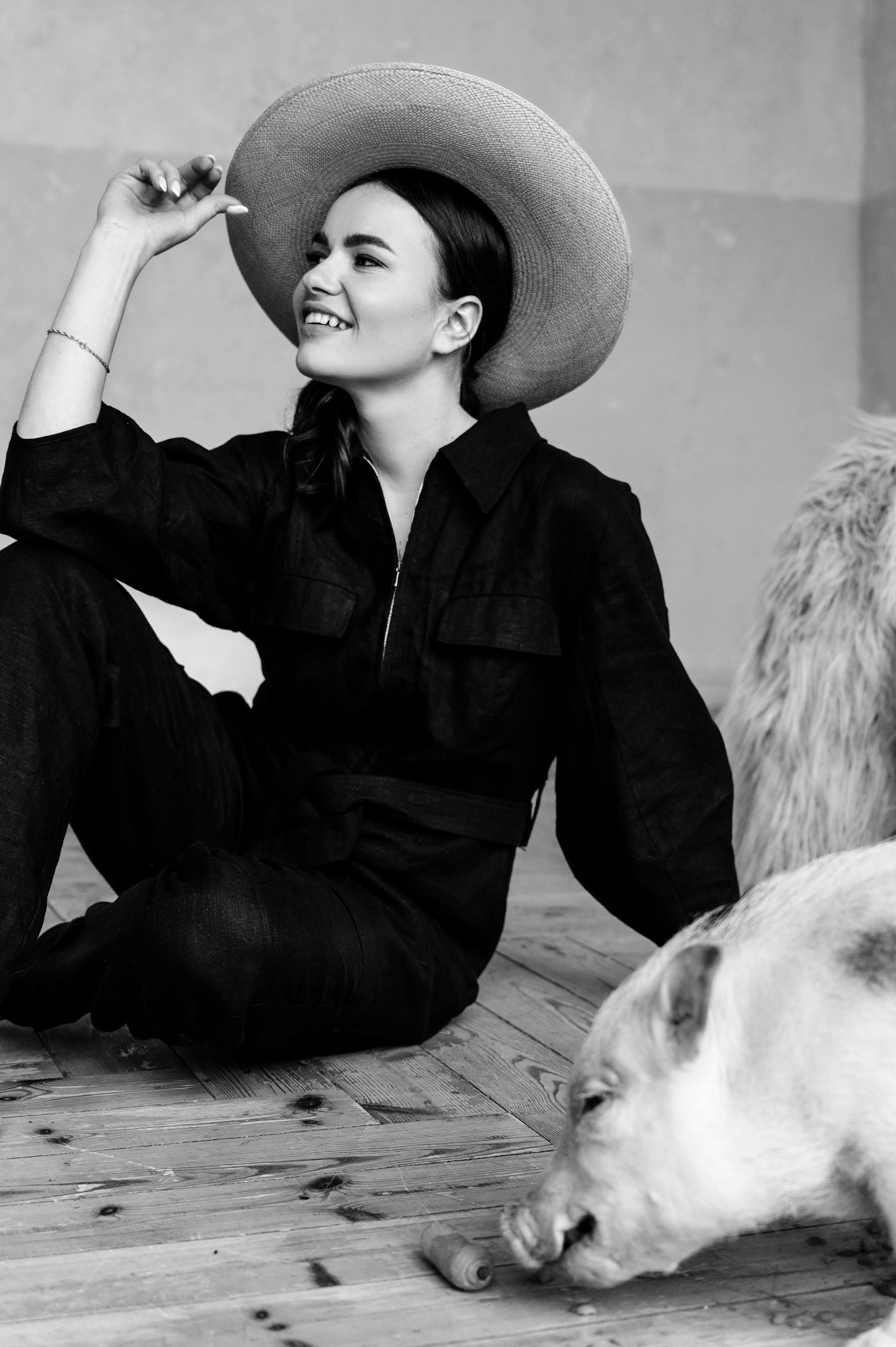 Валерия. Профессиональный фотограф беременности в СПБ. Стильные фотосессии беременности в стиле минимализм и классическая фотография