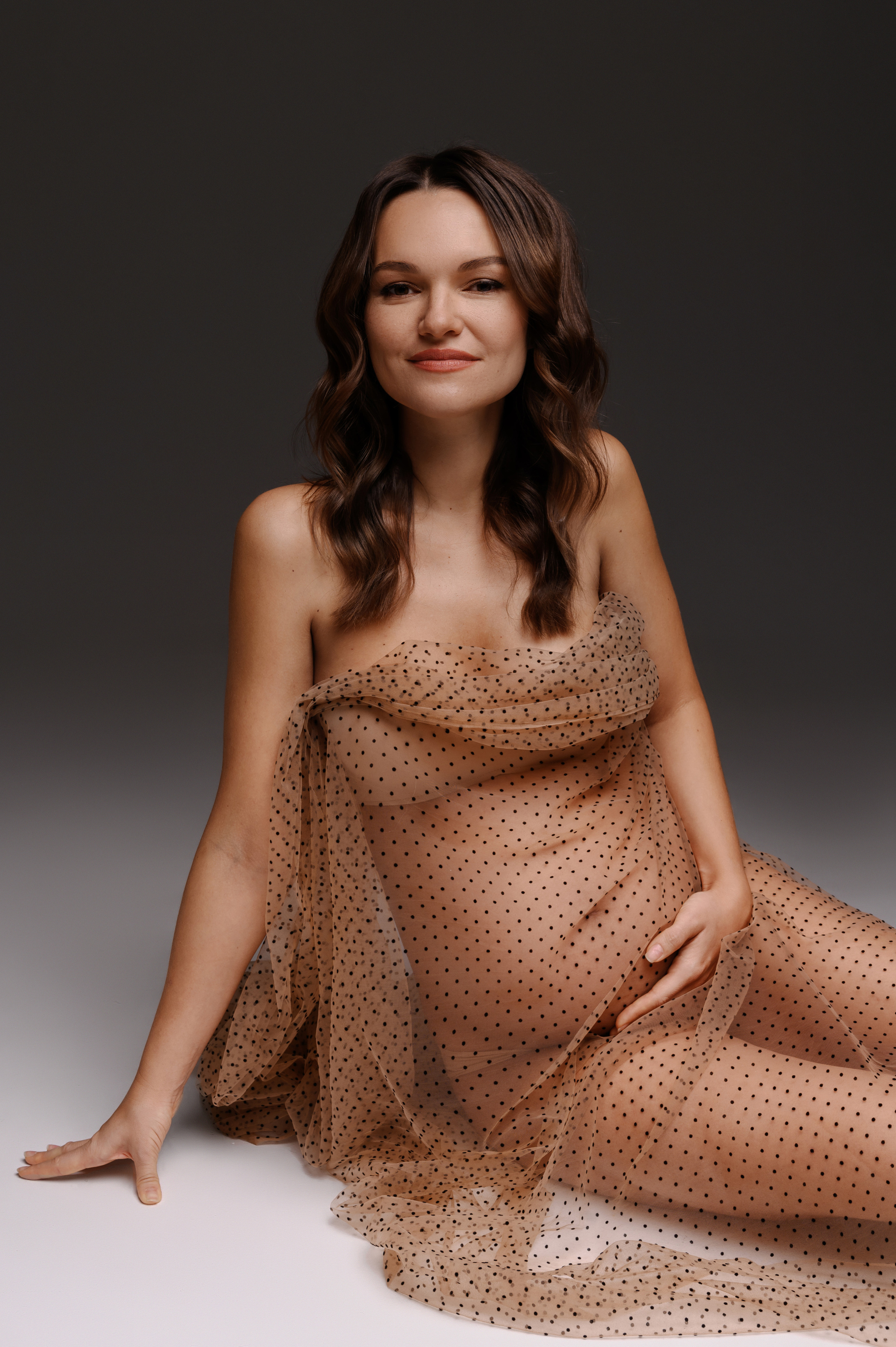 Юлия. Профессиональный фотограф беременности в СПБ. Стильные фотосессии беременности в стиле минимализм и классическая фотография