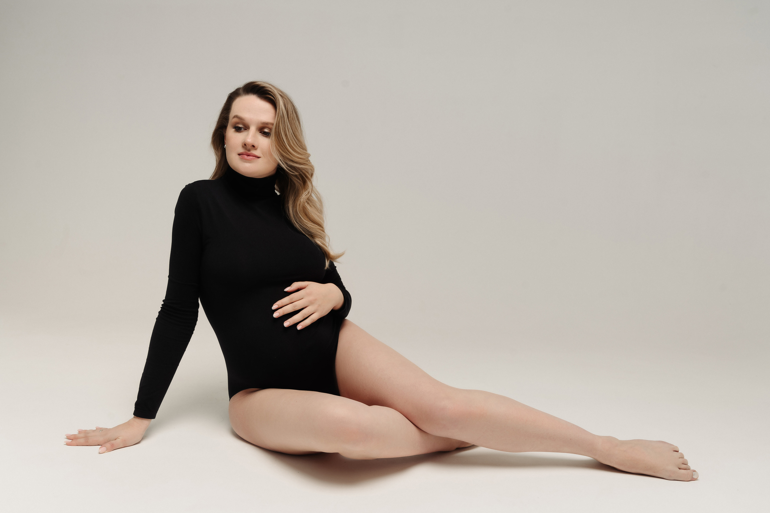 Марина. Профессиональный фотограф беременности в СПБ. Стильные фотосессии беременности в стиле минимализм и классическая фотография