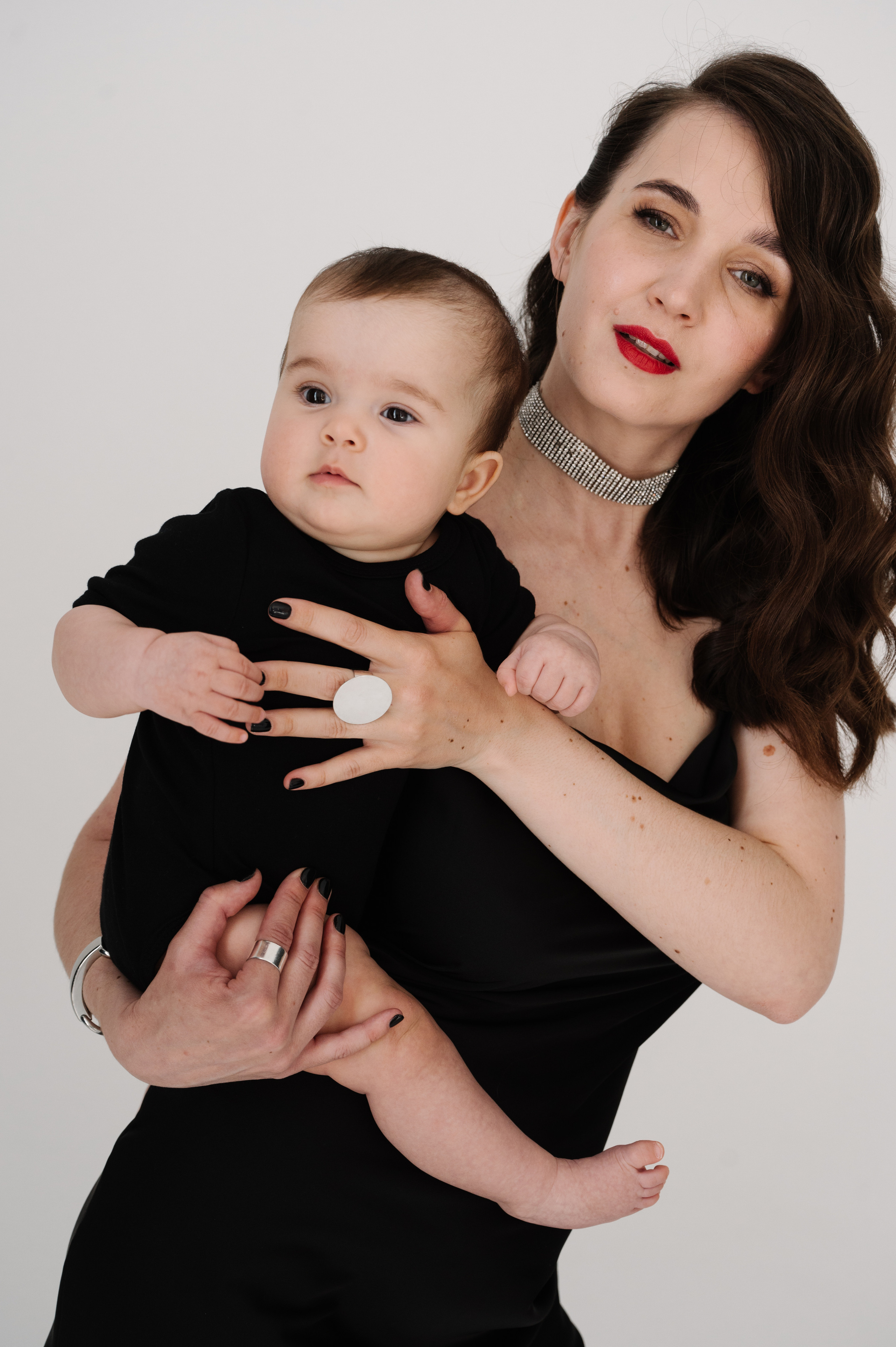 Девочки. Профессиональный фотограф беременности в СПБ. Стильные фотосессии беременности в стиле минимализм и классическая фотография