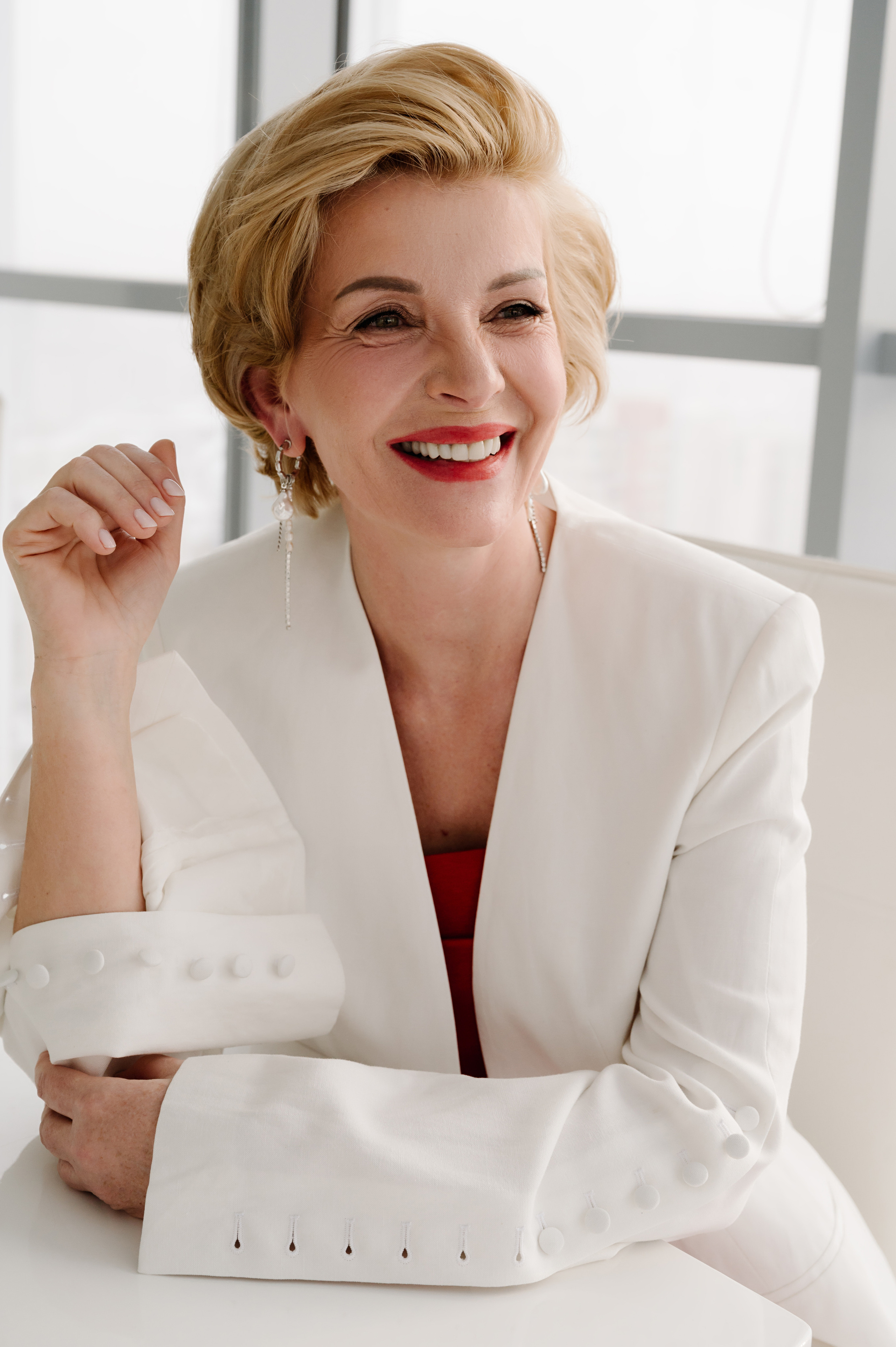 Алина с мамой. Профессиональный фотограф беременности в СПБ. Стильные фотосессии беременности в стиле минимализм и классическая фотография