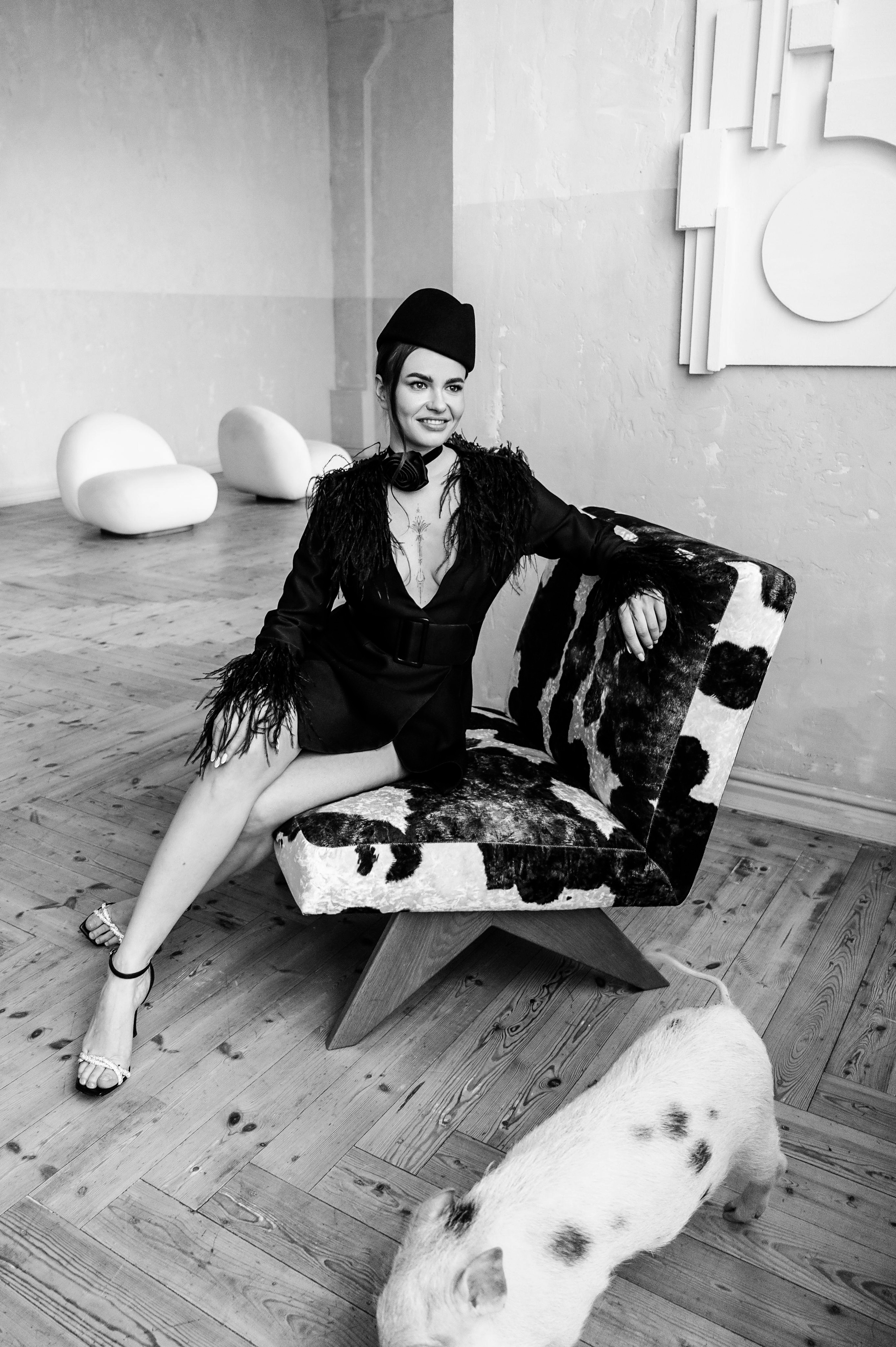 Валерия. Профессиональный фотограф беременности в СПБ. Стильные фотосессии беременности в стиле минимализм и классическая фотография