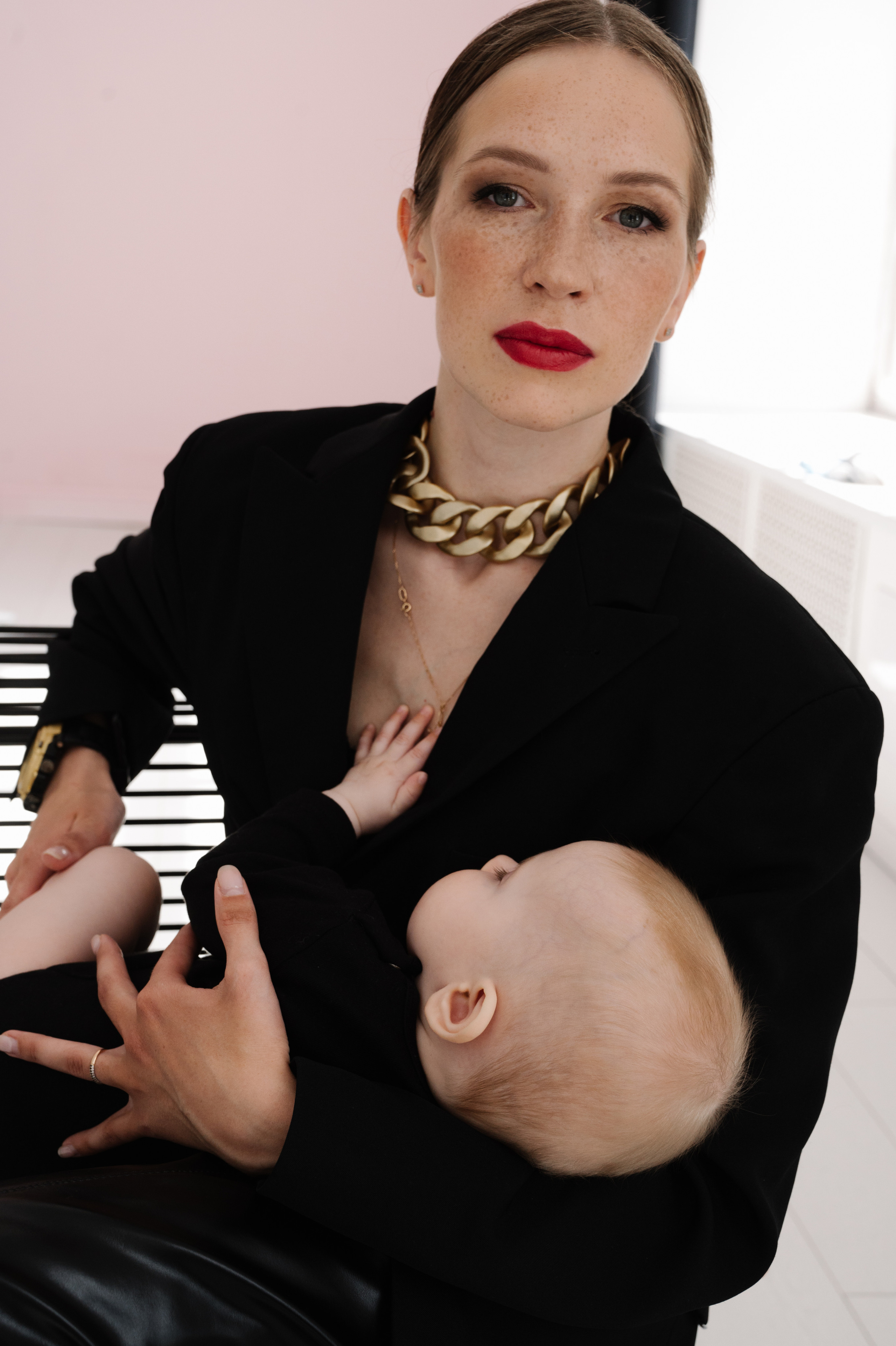 Девочки. Профессиональный фотограф беременности в СПБ. Стильные фотосессии беременности в стиле минимализм и классическая фотография