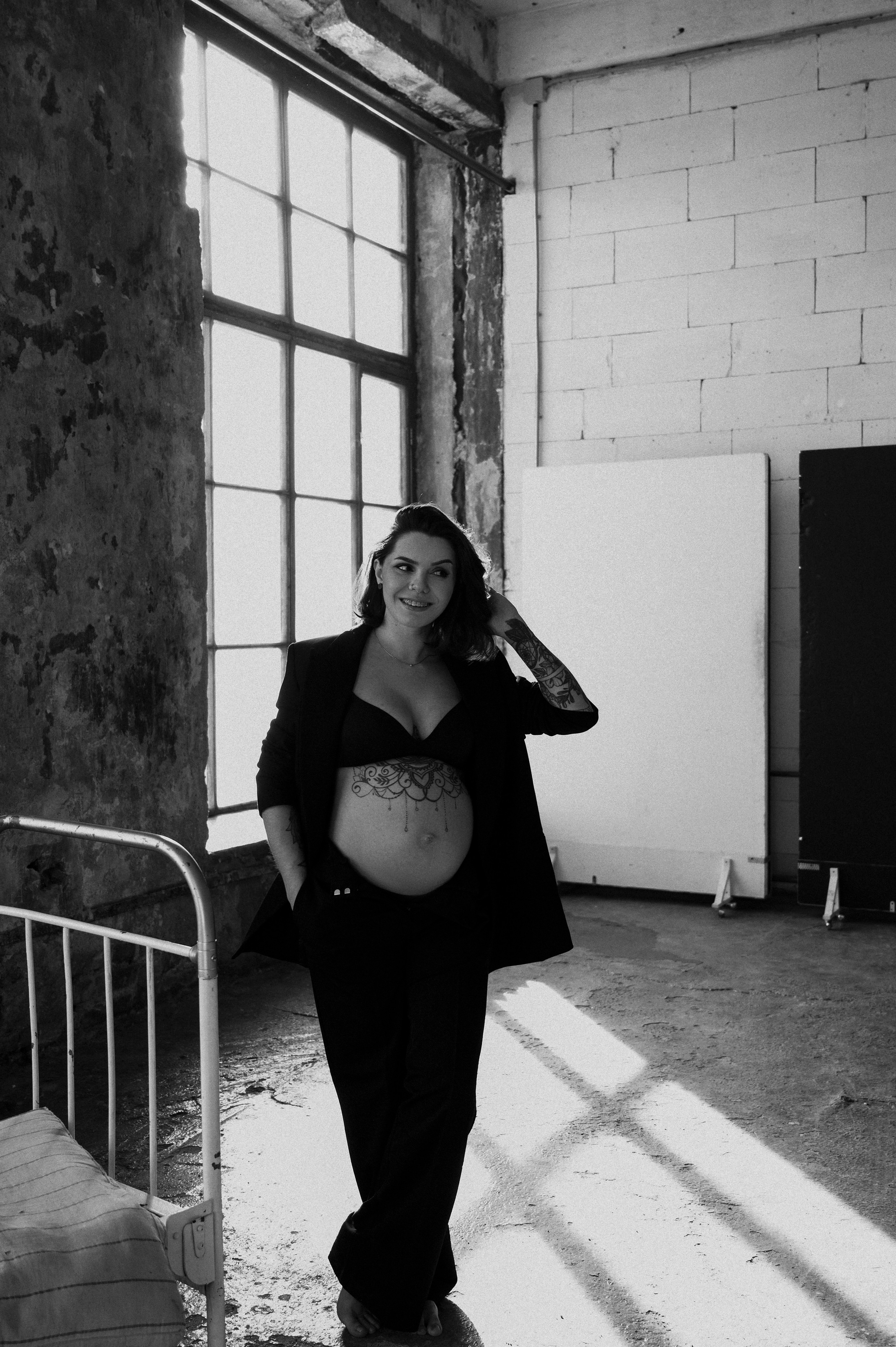 Алена. Профессиональный фотограф беременности в СПБ. Стильные фотосессии беременности в стиле минимализм и классическая фотография