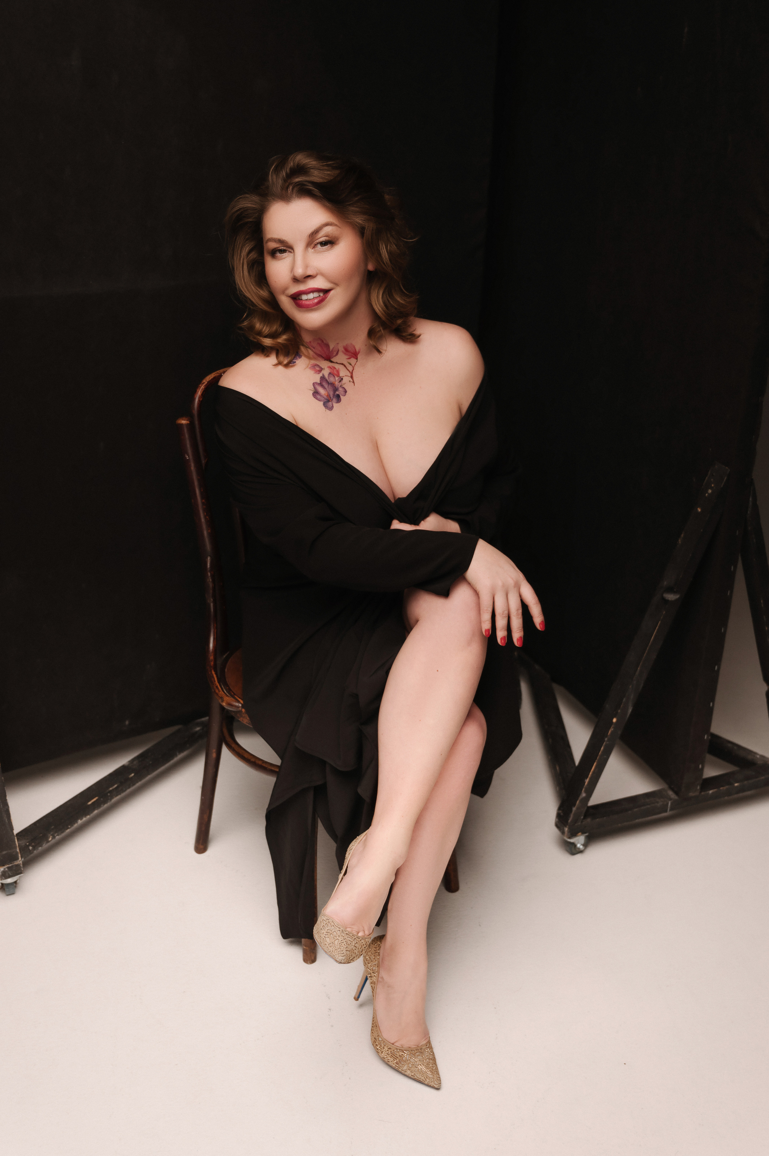 Александра. Профессиональный фотограф беременности в СПБ. Стильные фотосессии беременности в стиле минимализм и классическая фотография