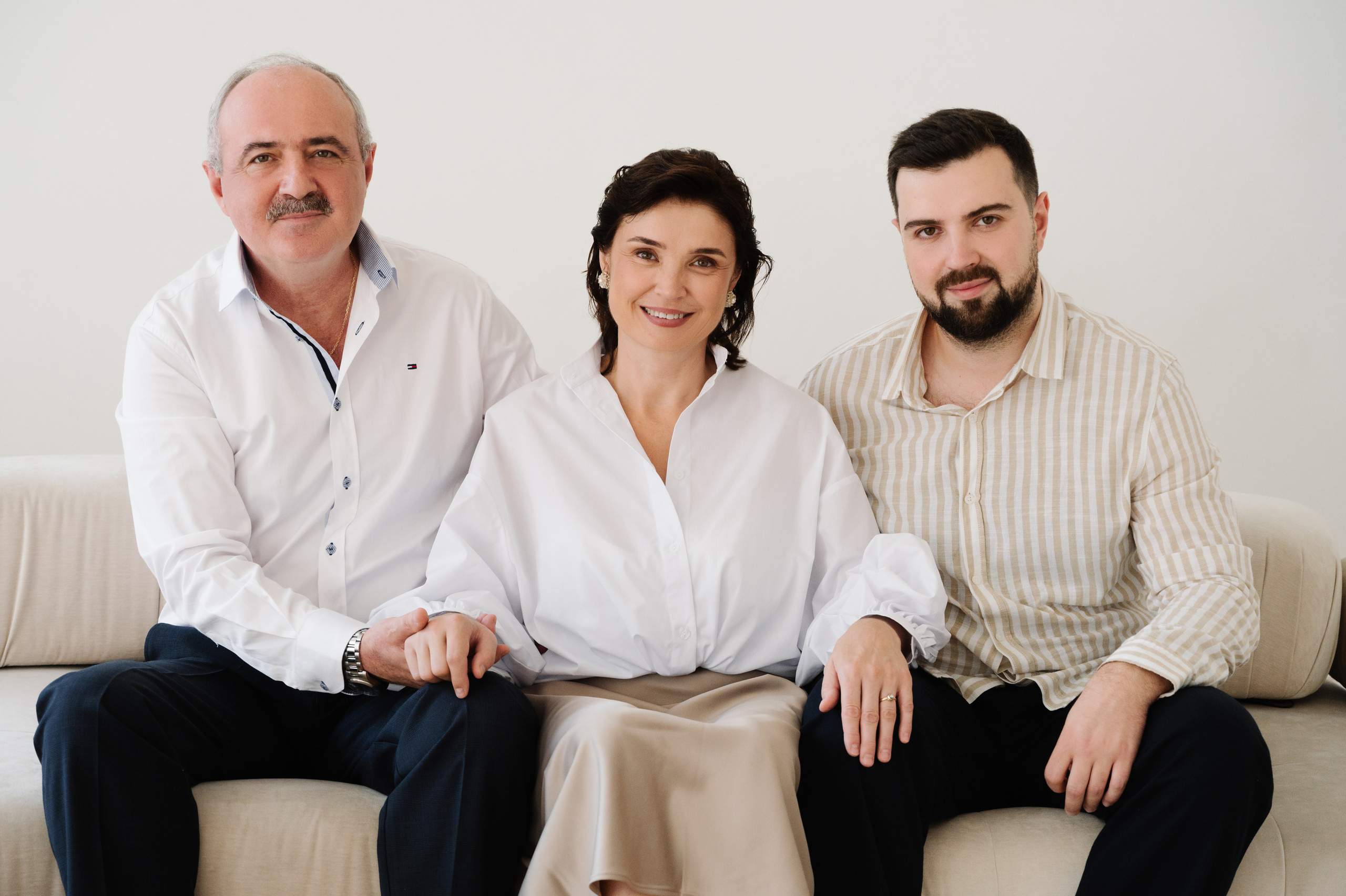 Марина семьей. Профессиональный фотограф беременности в СПБ. Стильные фотосессии беременности в стиле минимализм и классическая фотография