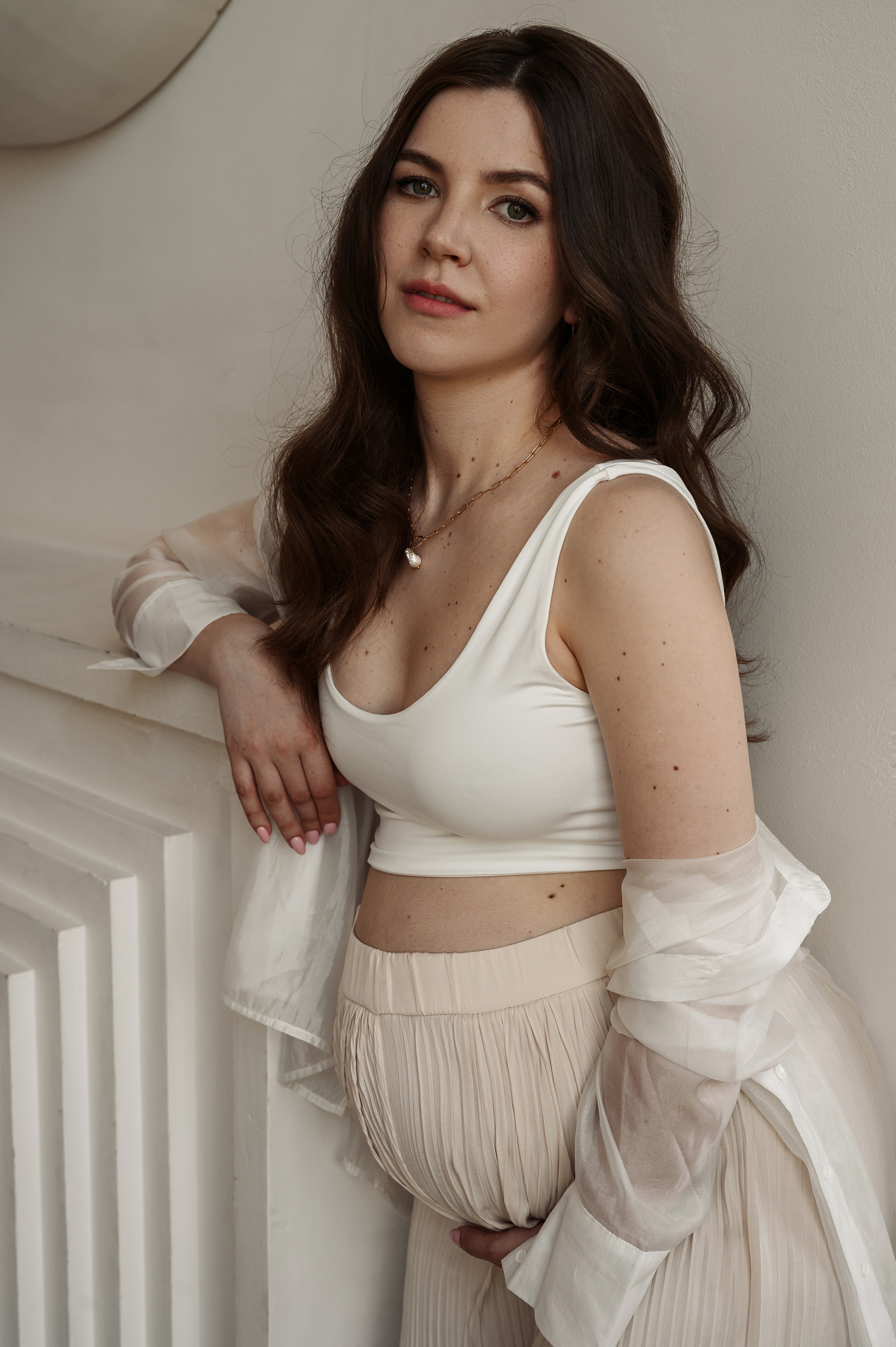 Алена. Профессиональный фотограф беременности в СПБ. Стильные фотосессии беременности в стиле минимализм и классическая фотография