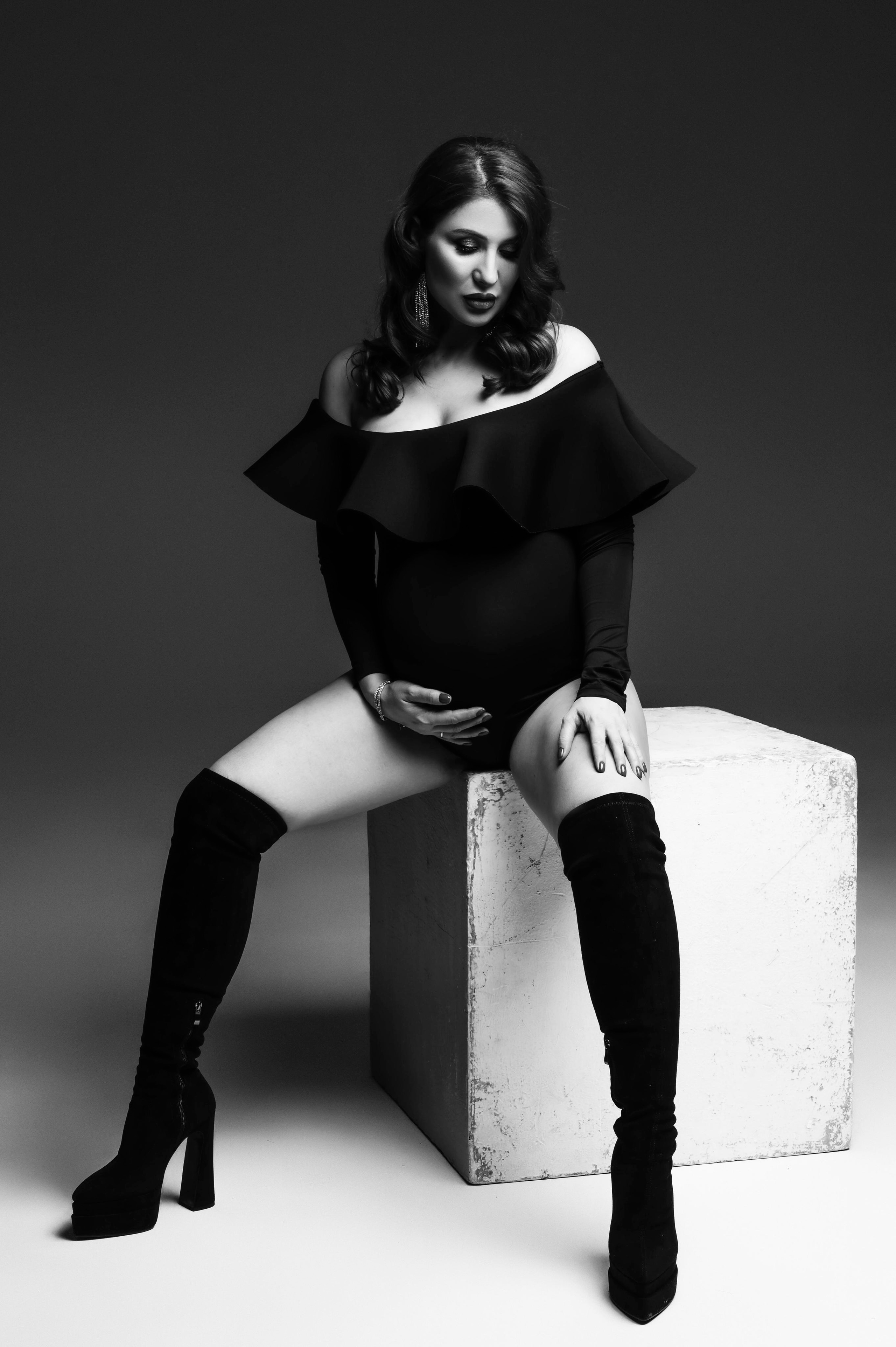 Альбина, фотосессия беременных. Профессиональный фотограф беременности в СПБ. Стильные фотосессии беременности в стиле минимализм и классическая фотография