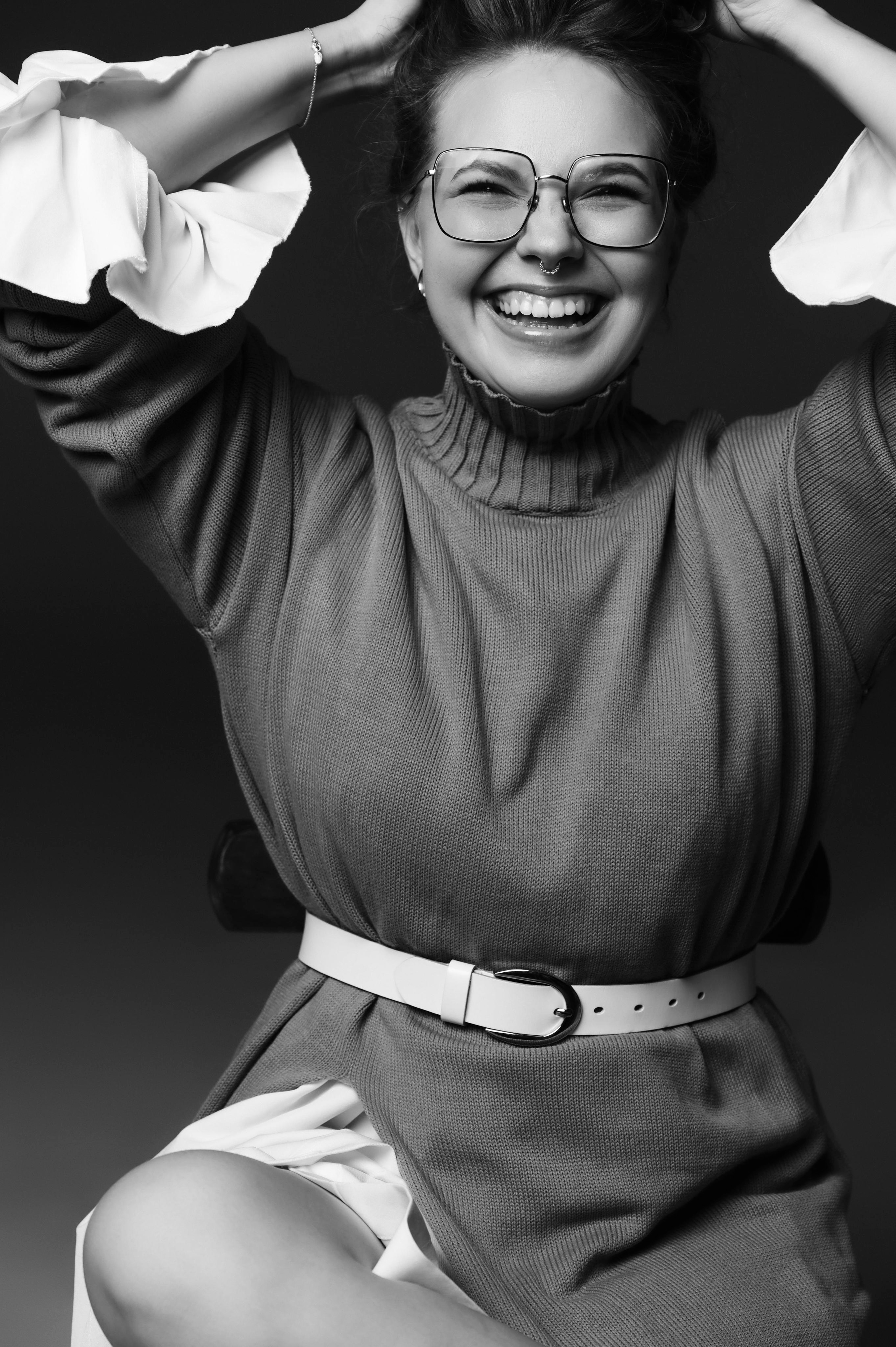 Анна с семьей. Профессиональный фотограф беременности в СПБ. Стильные фотосессии беременности в стиле минимализм и классическая фотография