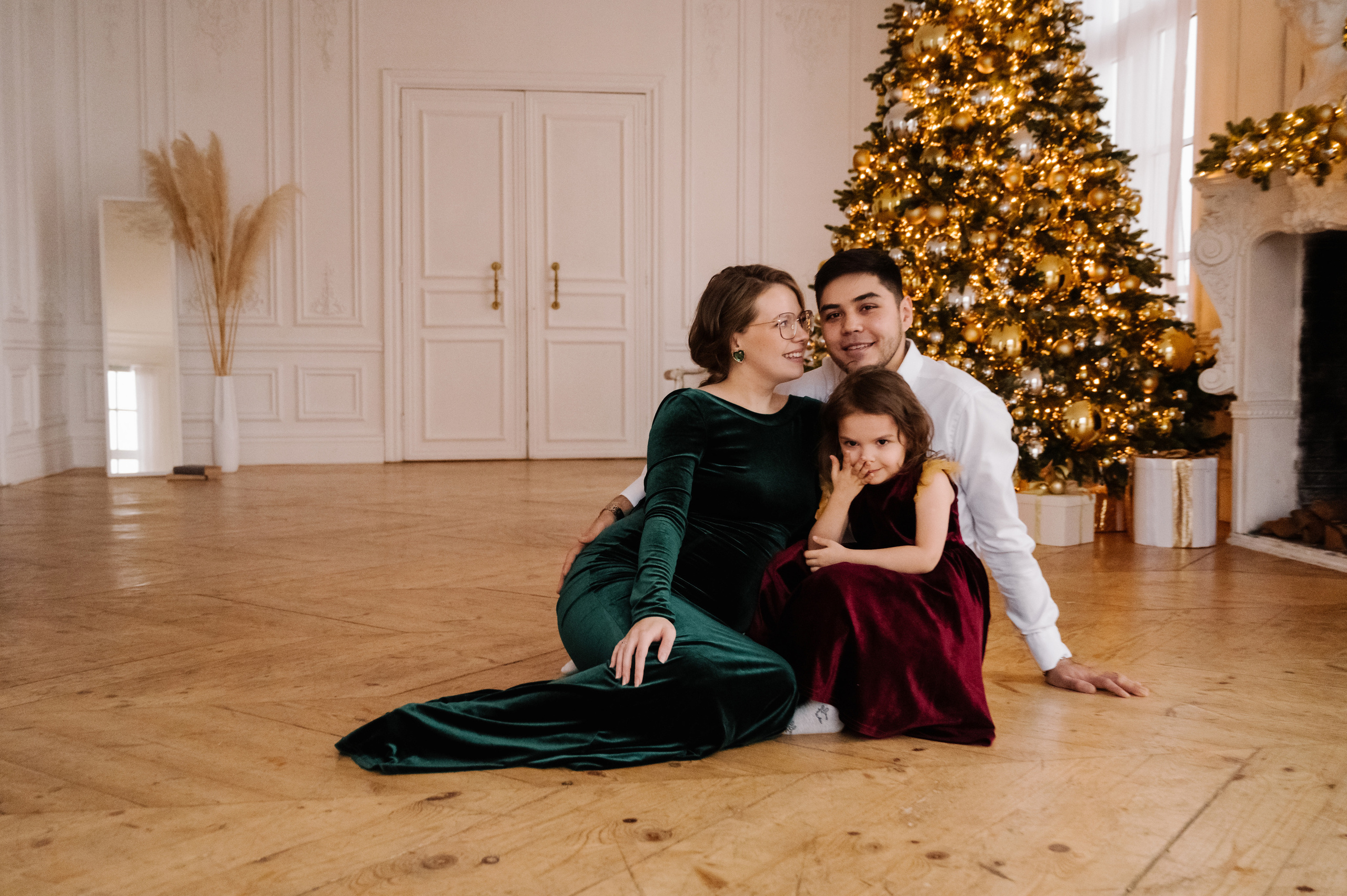 Анна. Профессиональный фотограф беременности в СПБ. Стильные фотосессии беременности в стиле минимализм и классическая фотография