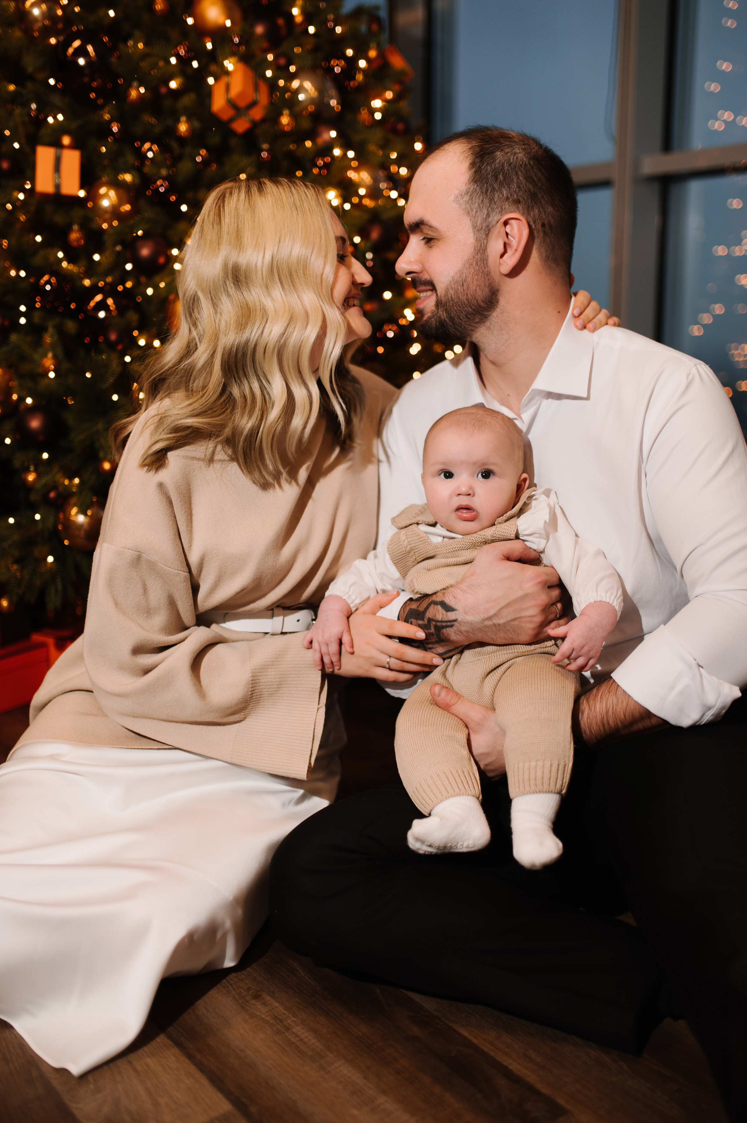 Карина. Профессиональный фотограф беременности в СПБ. Стильные фотосессии беременности в стиле минимализм и классическая фотография