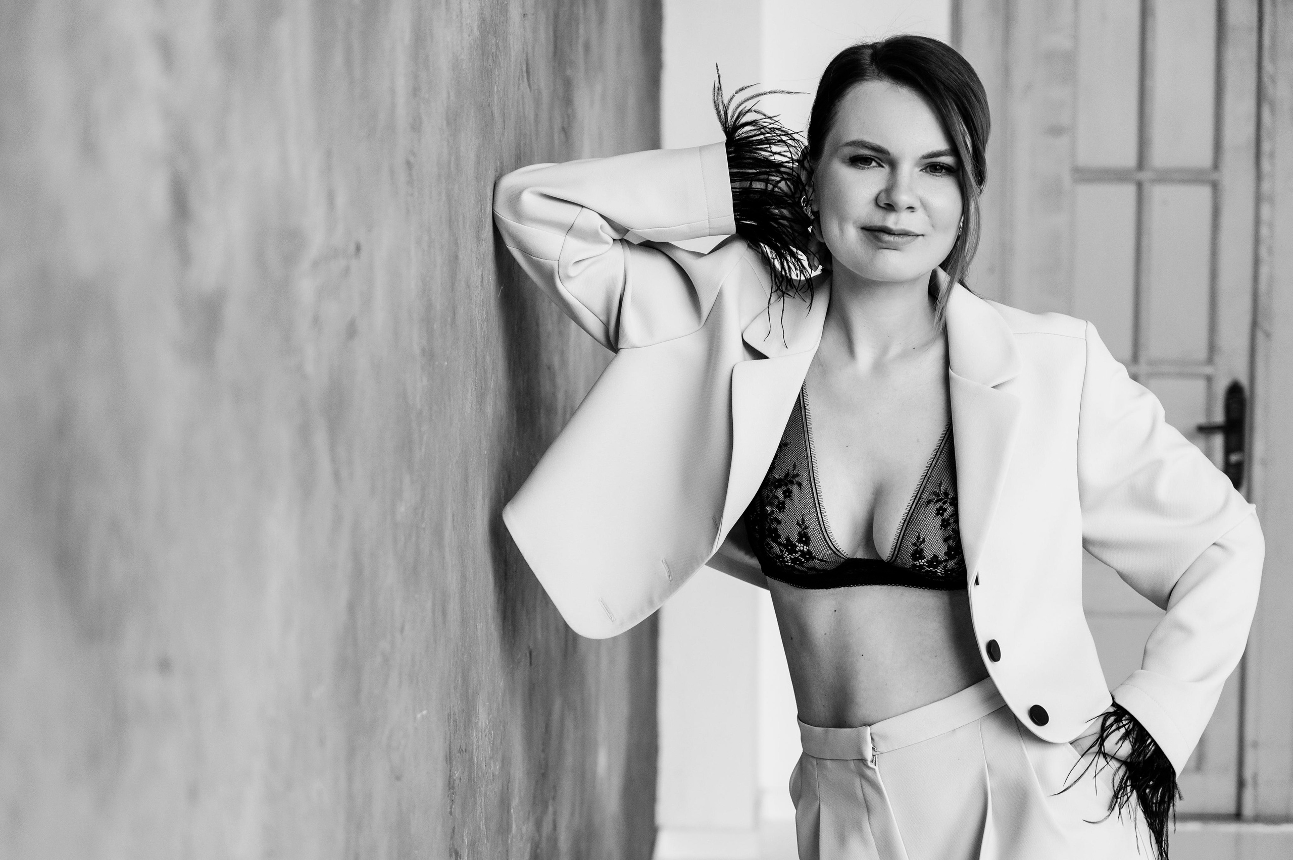 Елена. Профессиональный фотограф беременности в СПБ. Стильные фотосессии беременности в стиле минимализм и классическая фотография