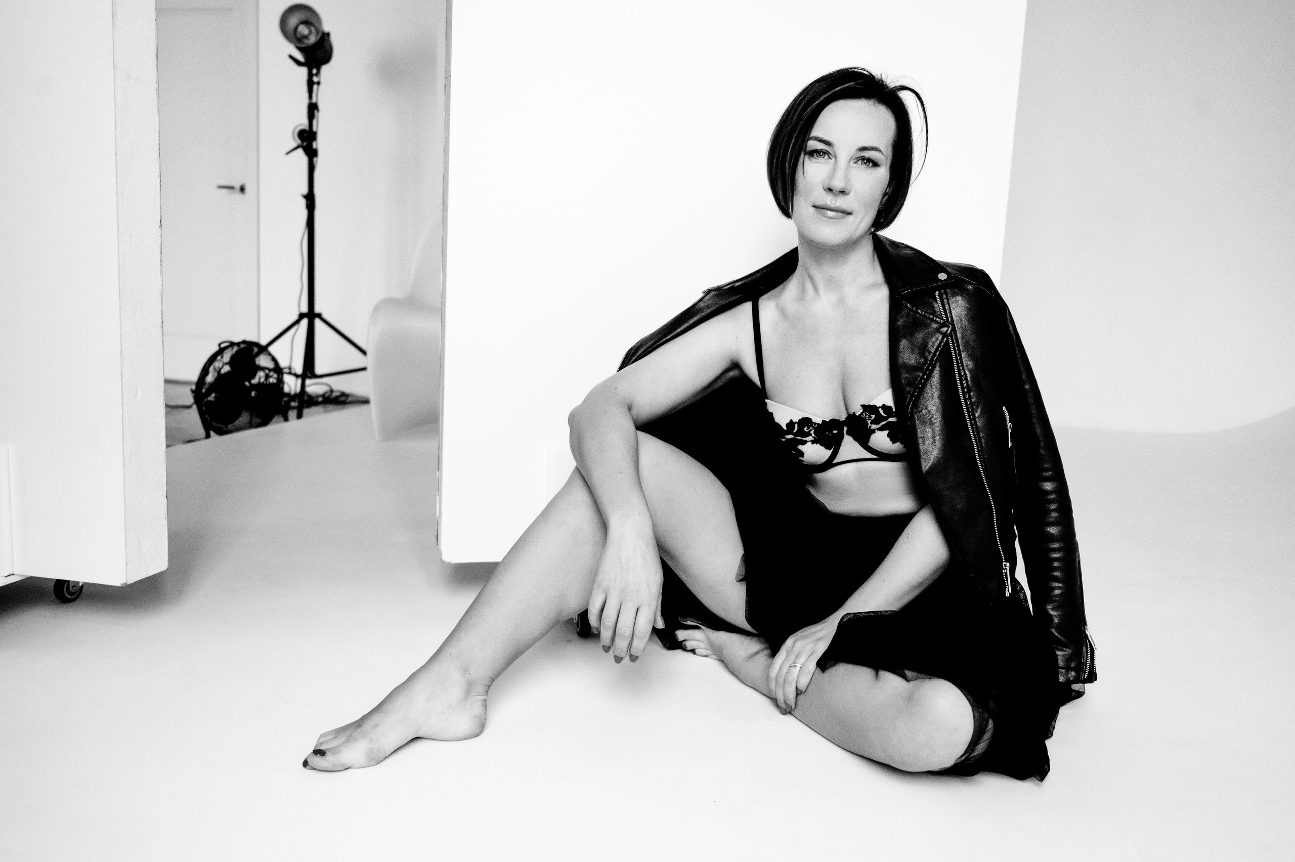 Анна. Профессиональный фотограф беременности в СПБ. Стильные фотосессии беременности в стиле минимализм и классическая фотография