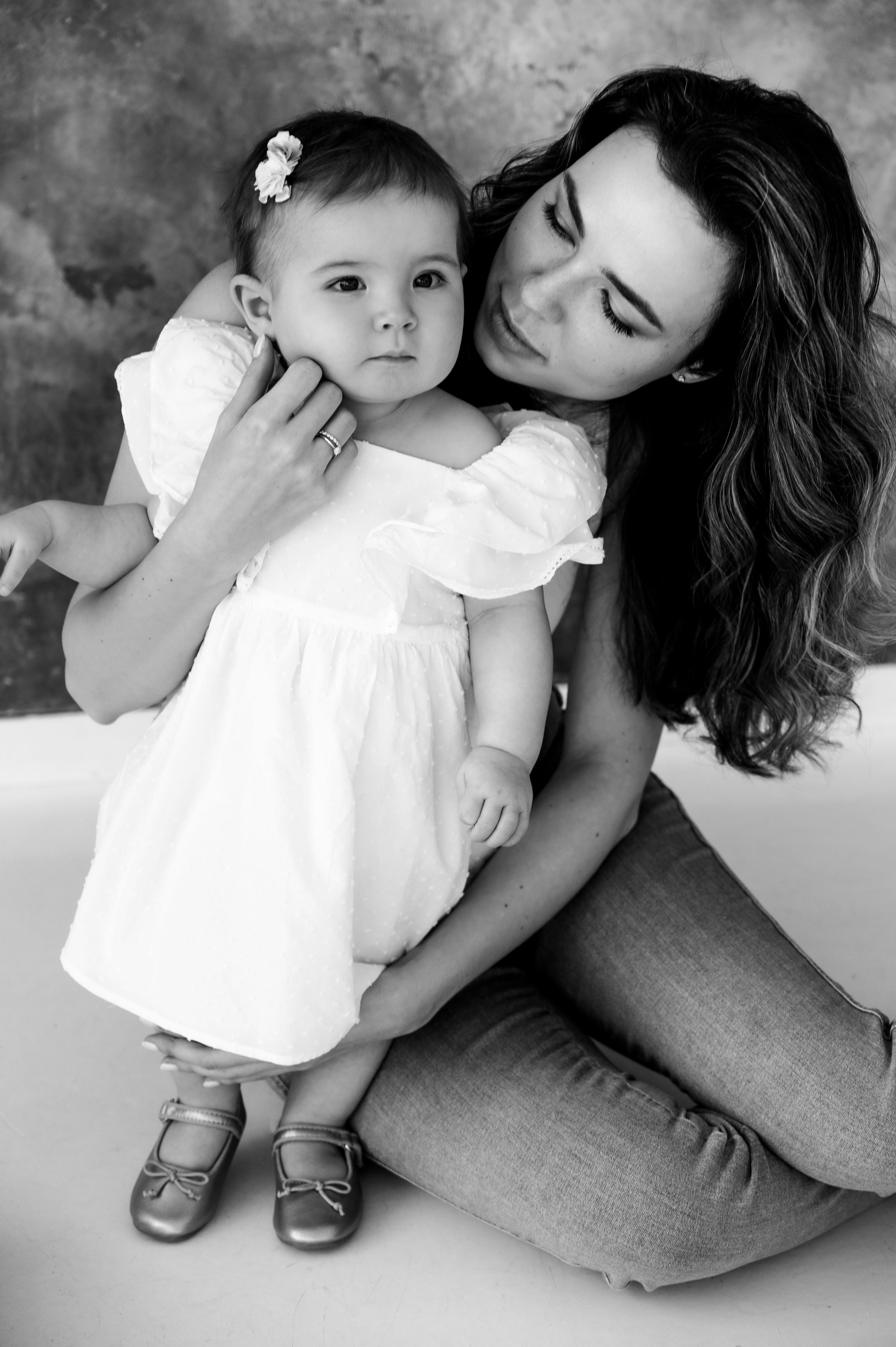 Ольга. Профессиональный фотограф беременности в СПБ. Стильные фотосессии беременности в стиле минимализм и классическая фотография