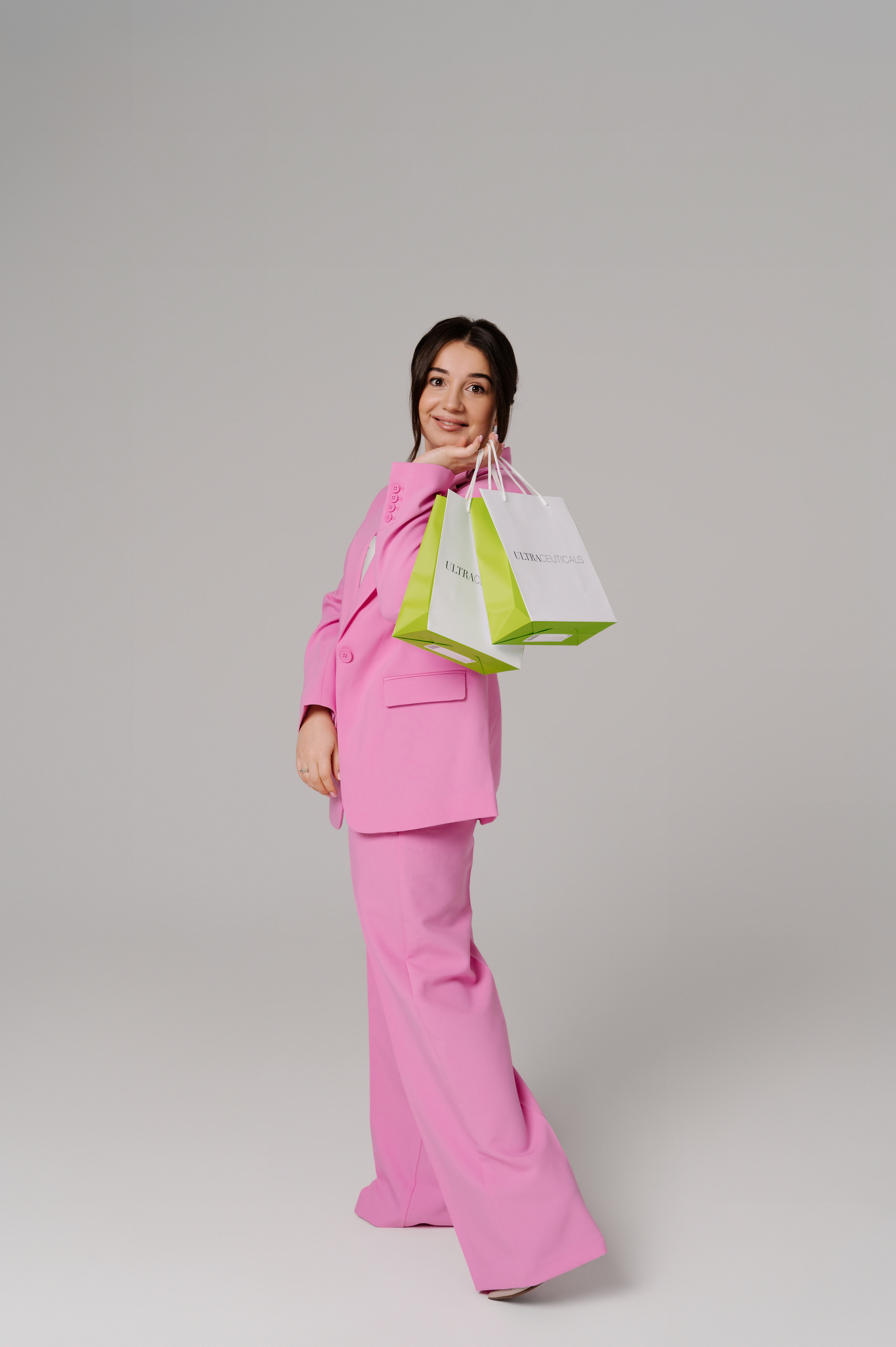 Алина. Профессиональный фотограф беременности в СПБ. Стильные фотосессии беременности в стиле минимализм и классическая фотография