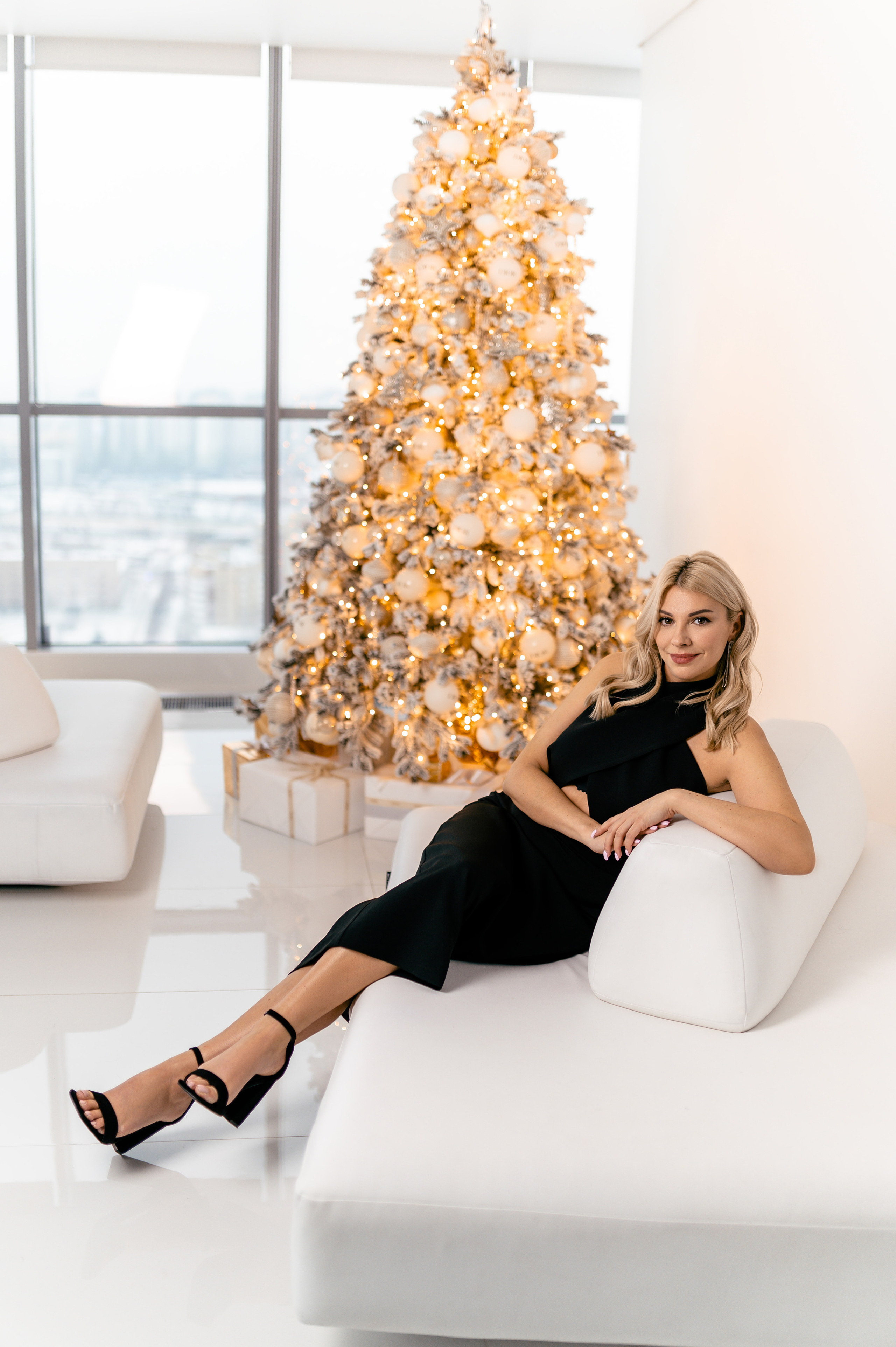 Юлия. Профессиональный фотограф беременности в СПБ. Стильные фотосессии беременности в стиле минимализм и классическая фотография