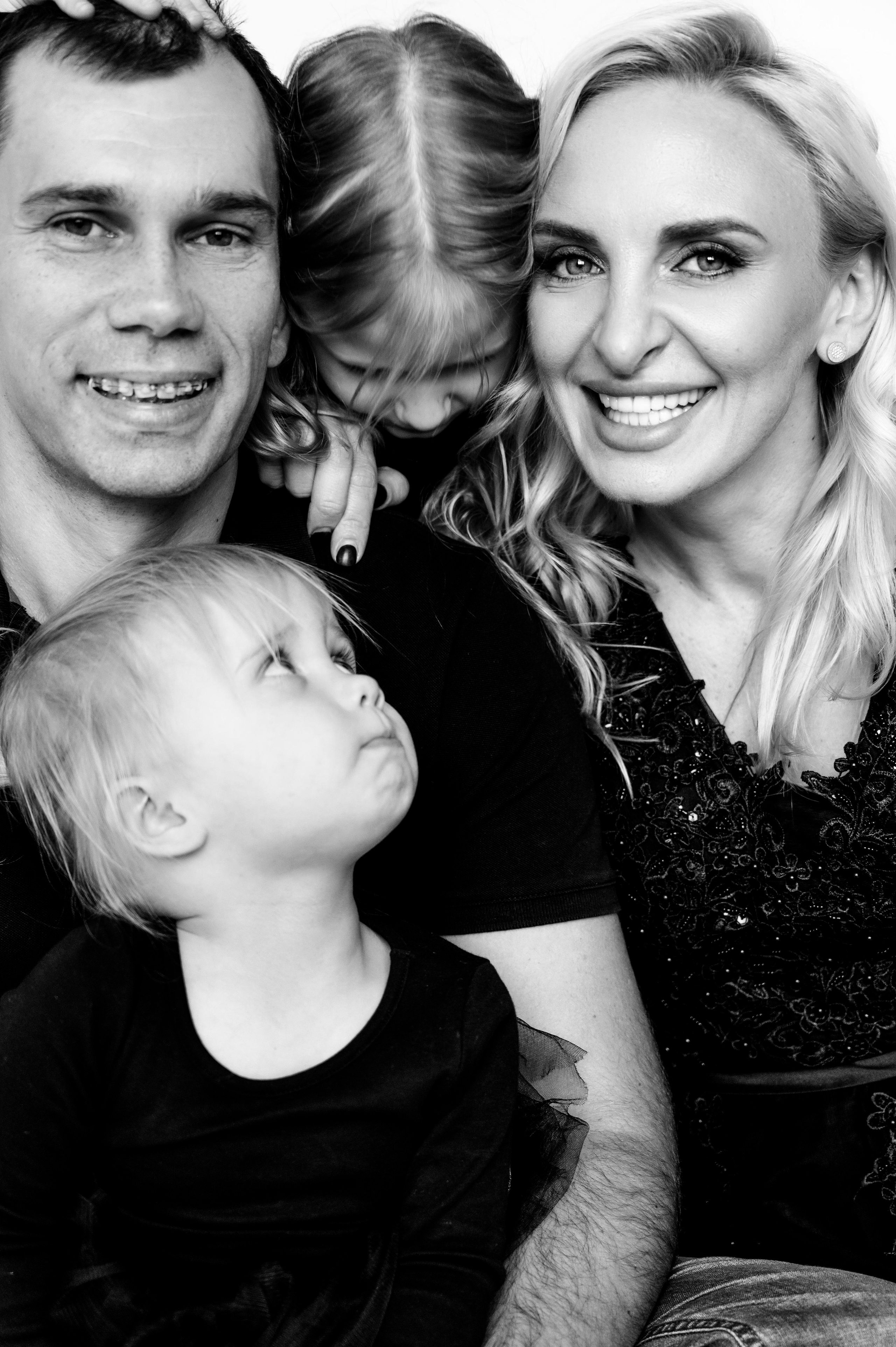 Юлия. Профессиональный фотограф беременности в СПБ. Стильные фотосессии беременности в стиле минимализм и классическая фотография