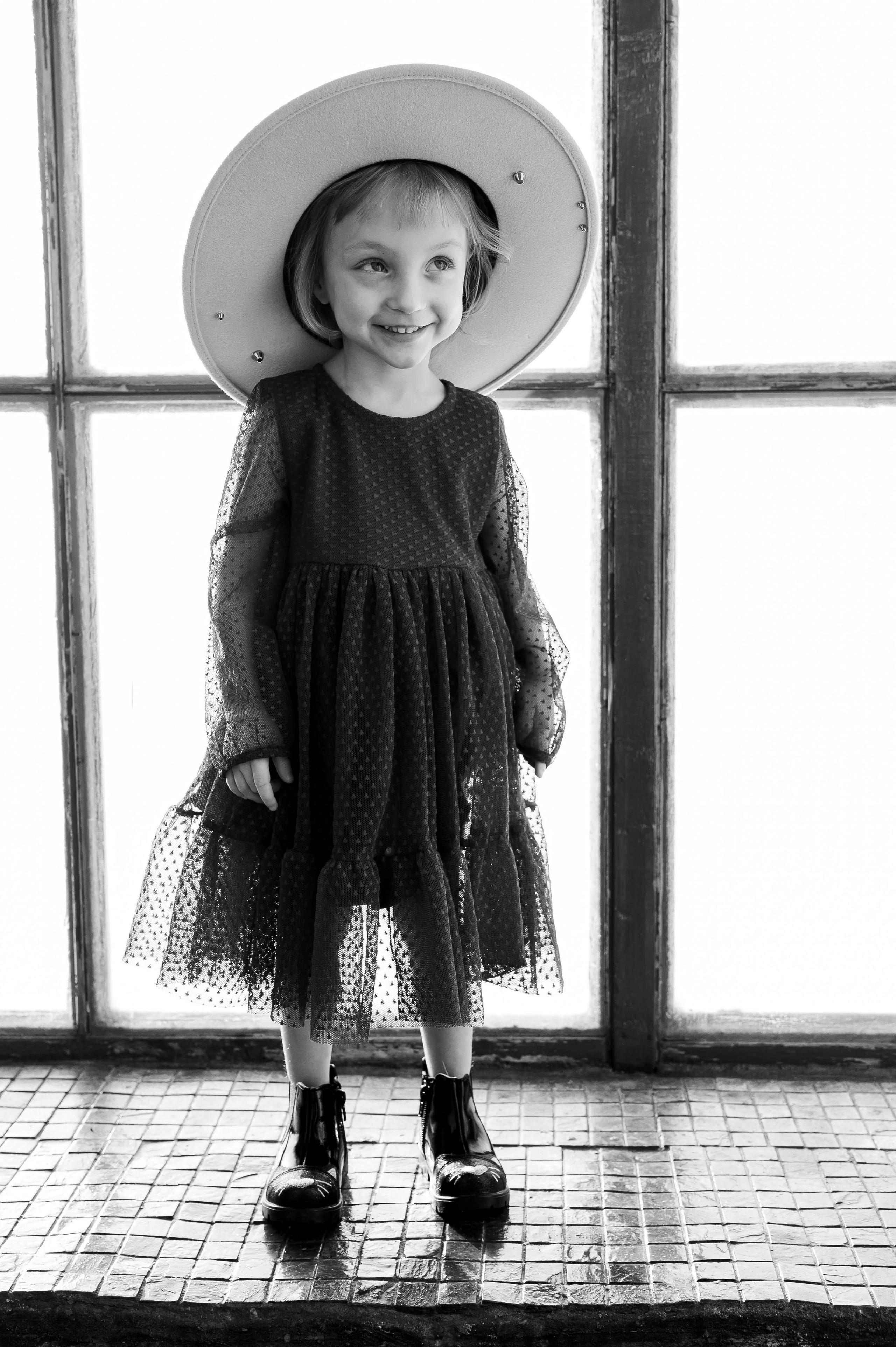 Виктория. Профессиональный фотограф беременности в СПБ. Стильные фотосессии беременности в стиле минимализм и классическая фотография