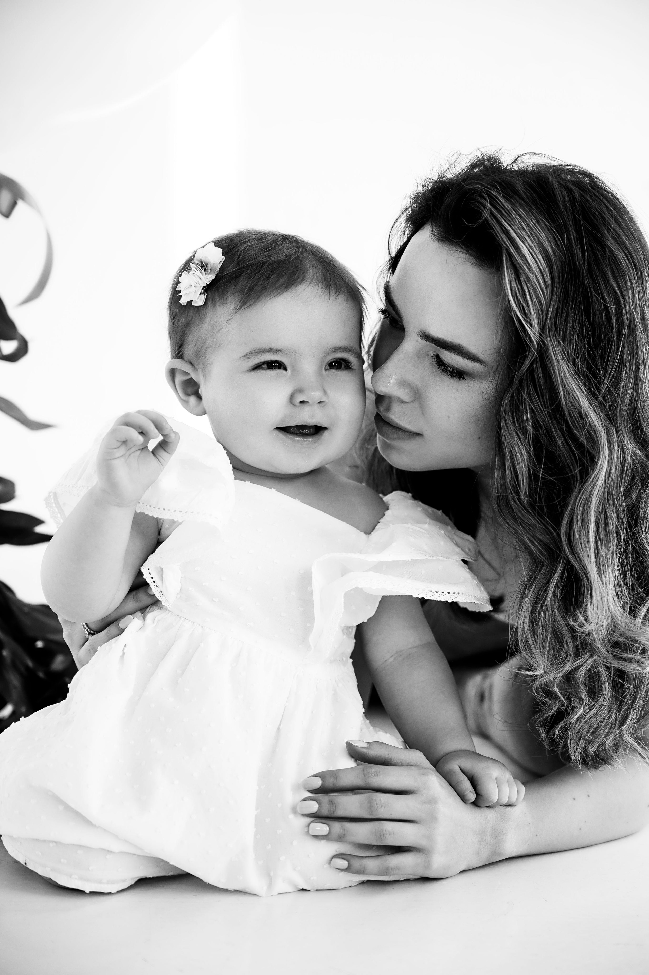 Ольга. Профессиональный фотограф беременности в СПБ. Стильные фотосессии беременности в стиле минимализм и классическая фотография