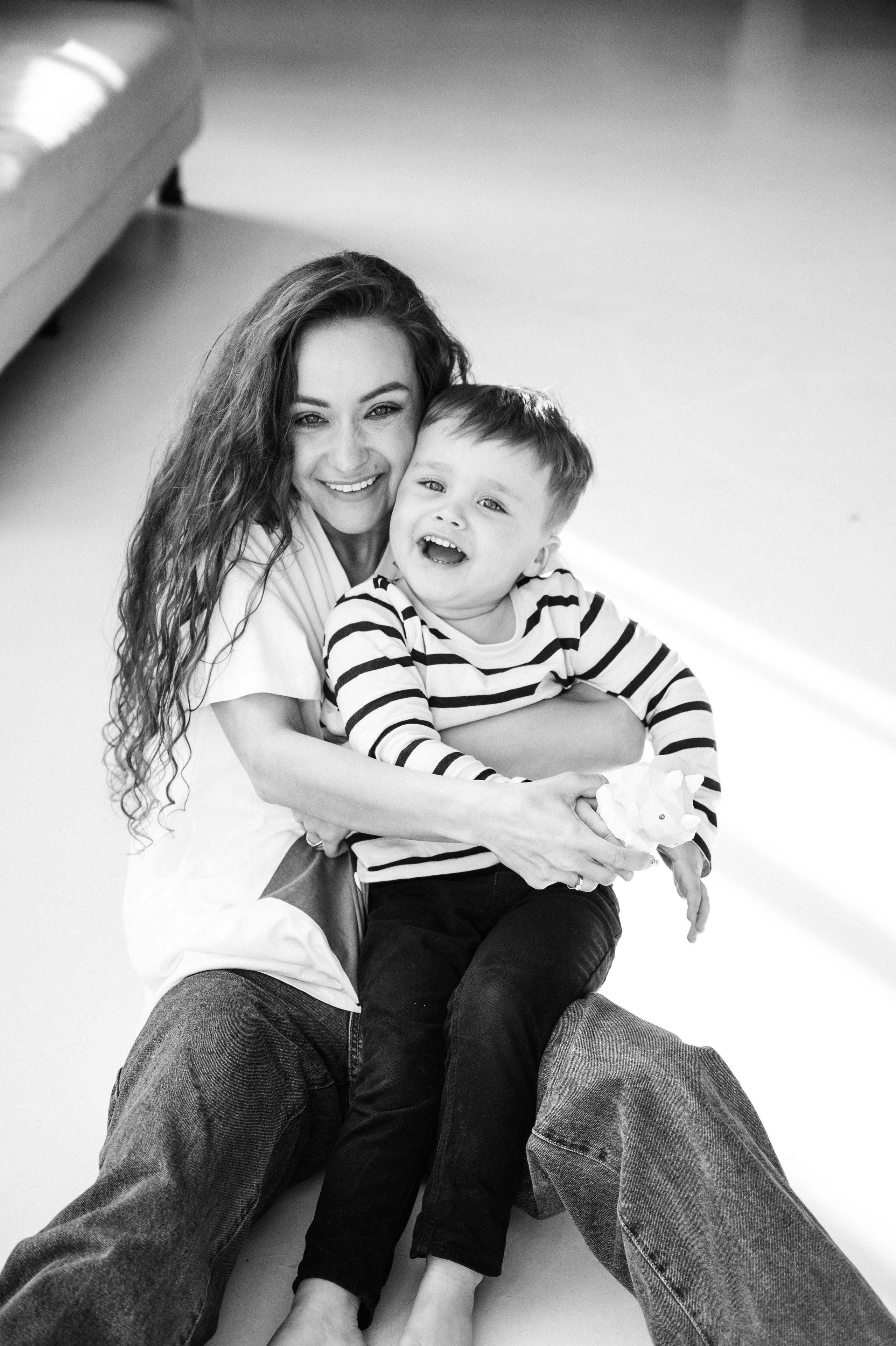 Семейная фотосессия в Санкт-Петербурге от Маргариты Ивановой — душевные кадры с детьми и родителями, помощь в подборе образов, стилист, виза. Профессиональный фотограф беременности в СПБ. Стильные фотосессии беременности в стиле минимализм и классическая фотография