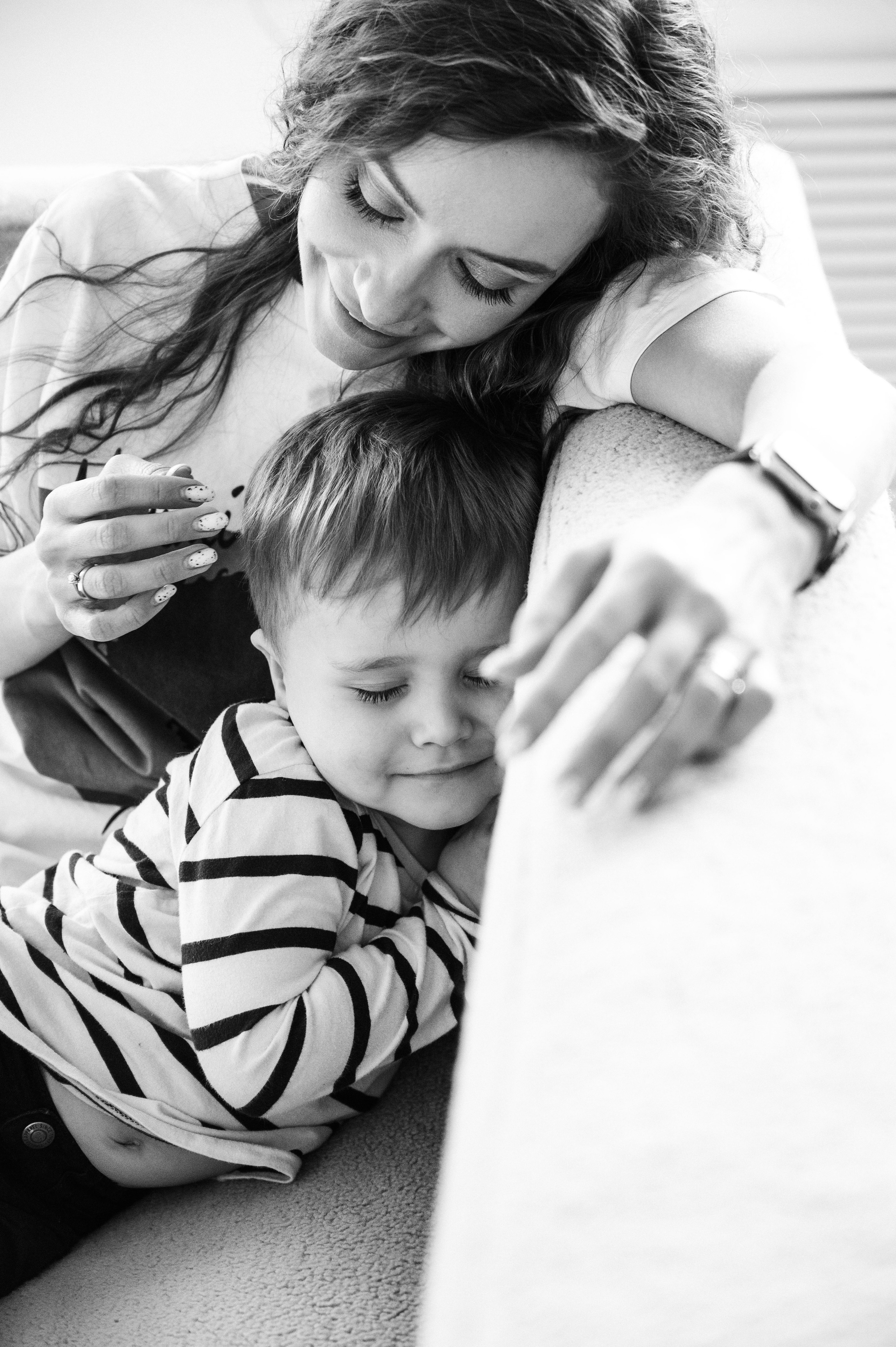 Семейная фотосессия в Санкт-Петербурге от Маргариты Ивановой — душевные кадры с детьми и родителями, помощь в подборе образов, стилист, виза. Профессиональный фотограф беременности в СПБ. Стильные фотосессии беременности в стиле минимализм и классическая фотография