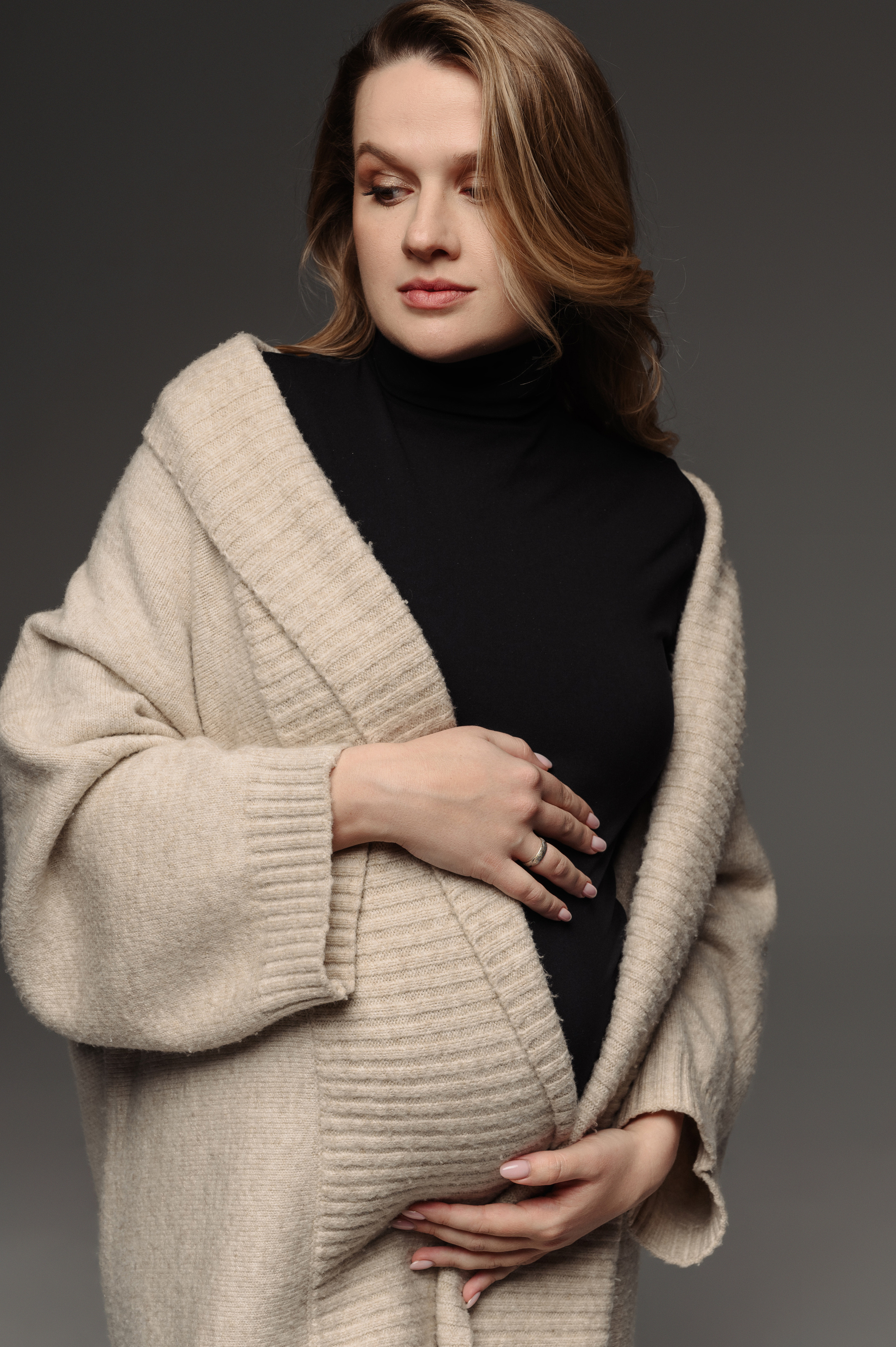 Марина. Профессиональный фотограф беременности в СПБ. Стильные фотосессии беременности в стиле минимализм и классическая фотография