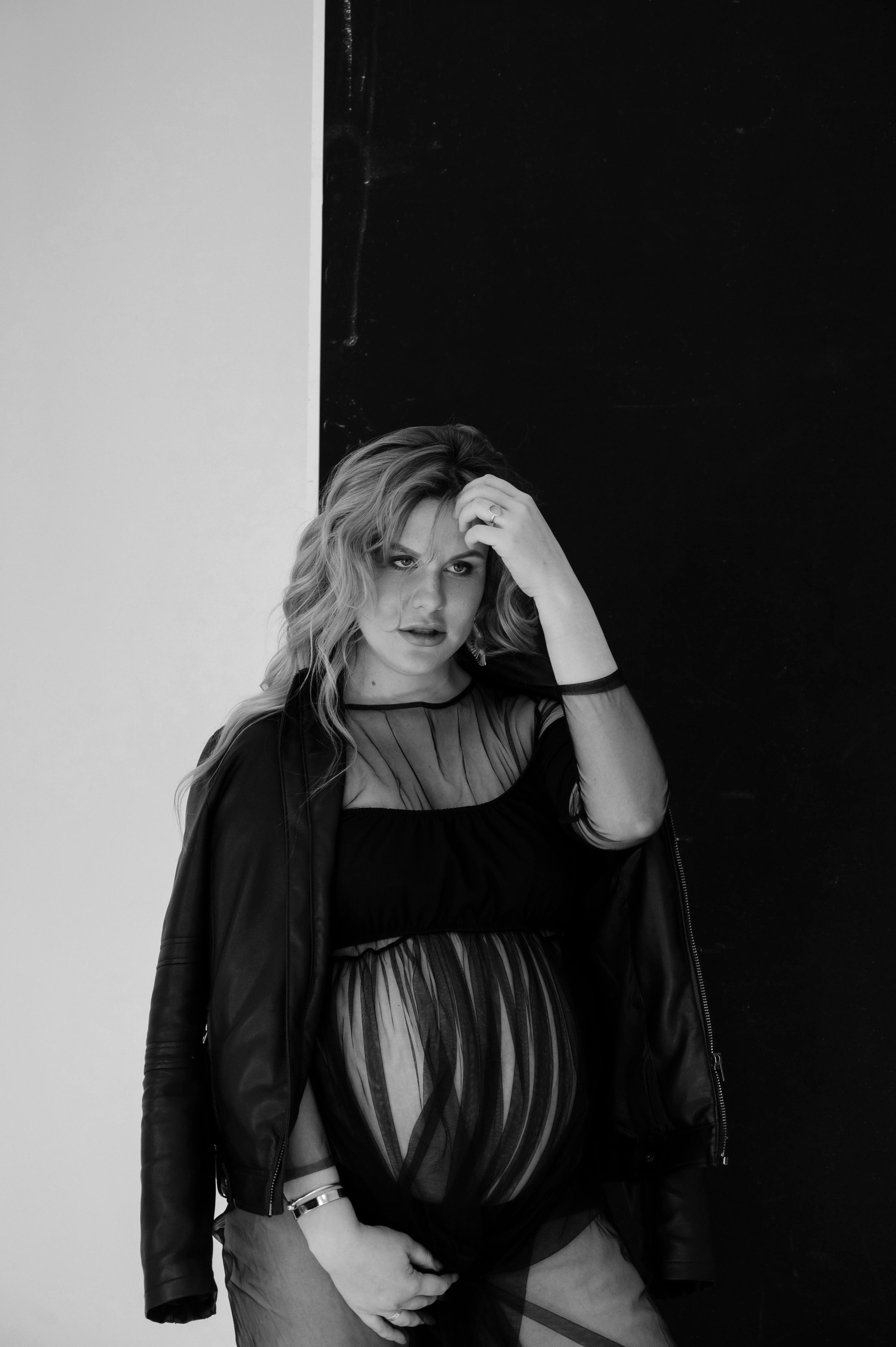 Наталья. Профессиональный фотограф беременности в СПБ. Стильные фотосессии беременности в стиле минимализм и классическая фотография