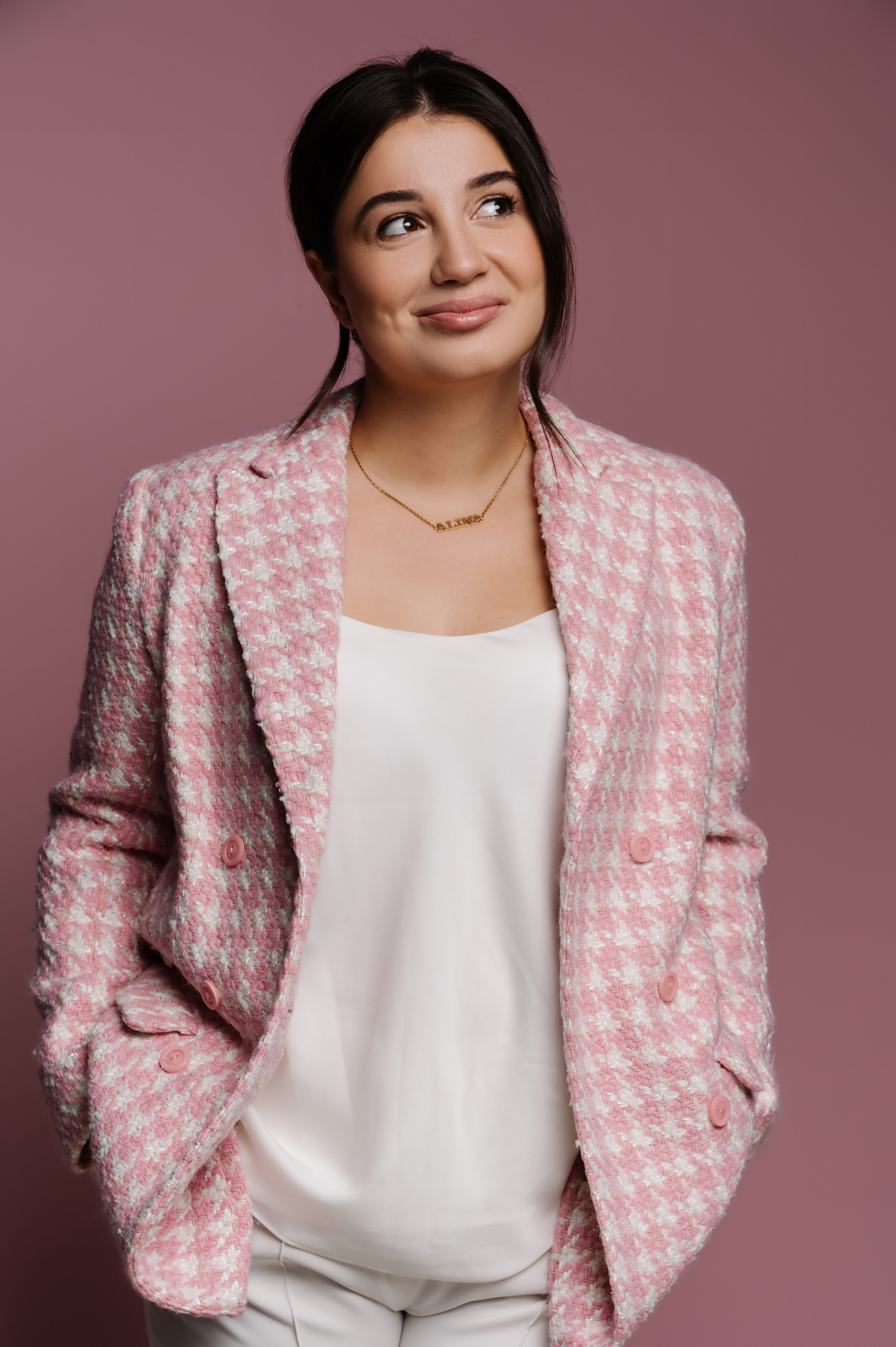 Алина. Профессиональный фотограф беременности в СПБ. Стильные фотосессии беременности в стиле минимализм и классическая фотография