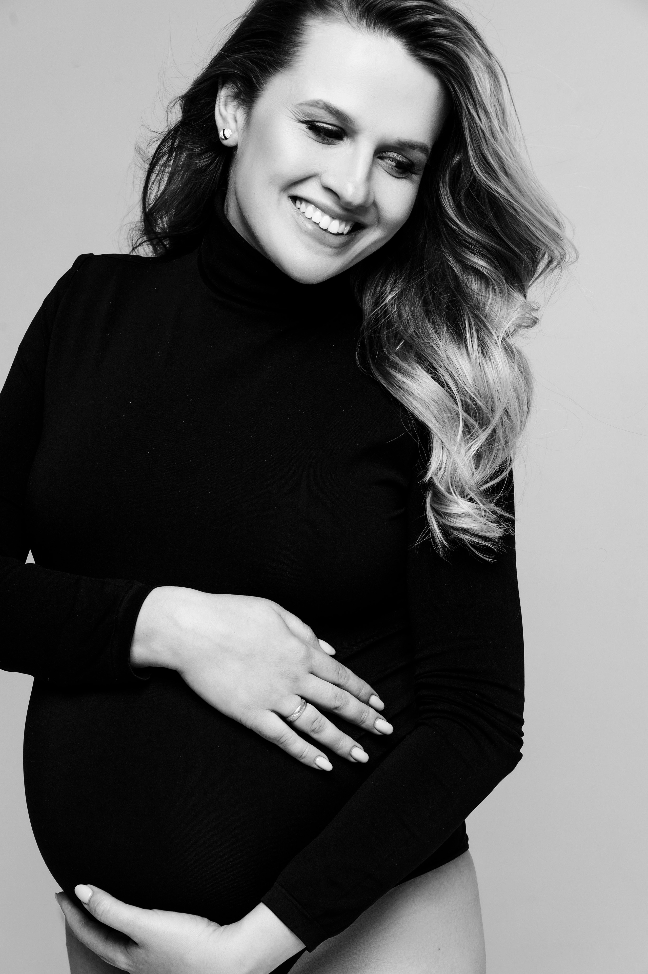 Марина. Профессиональный фотограф беременности в СПБ. Стильные фотосессии беременности в стиле минимализм и классическая фотография