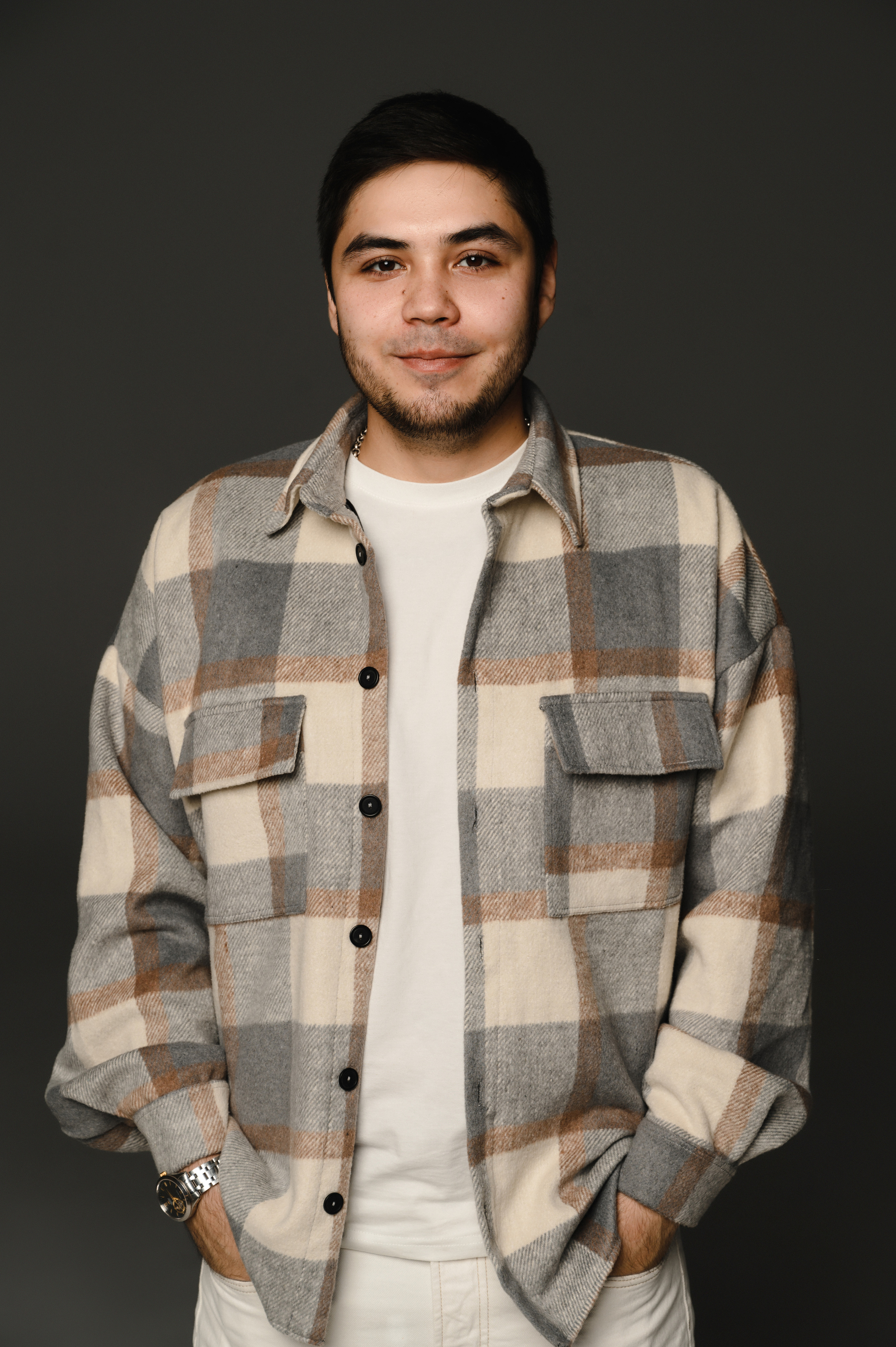 Анна с семьей. Профессиональный фотограф беременности в СПБ. Стильные фотосессии беременности в стиле минимализм и классическая фотография