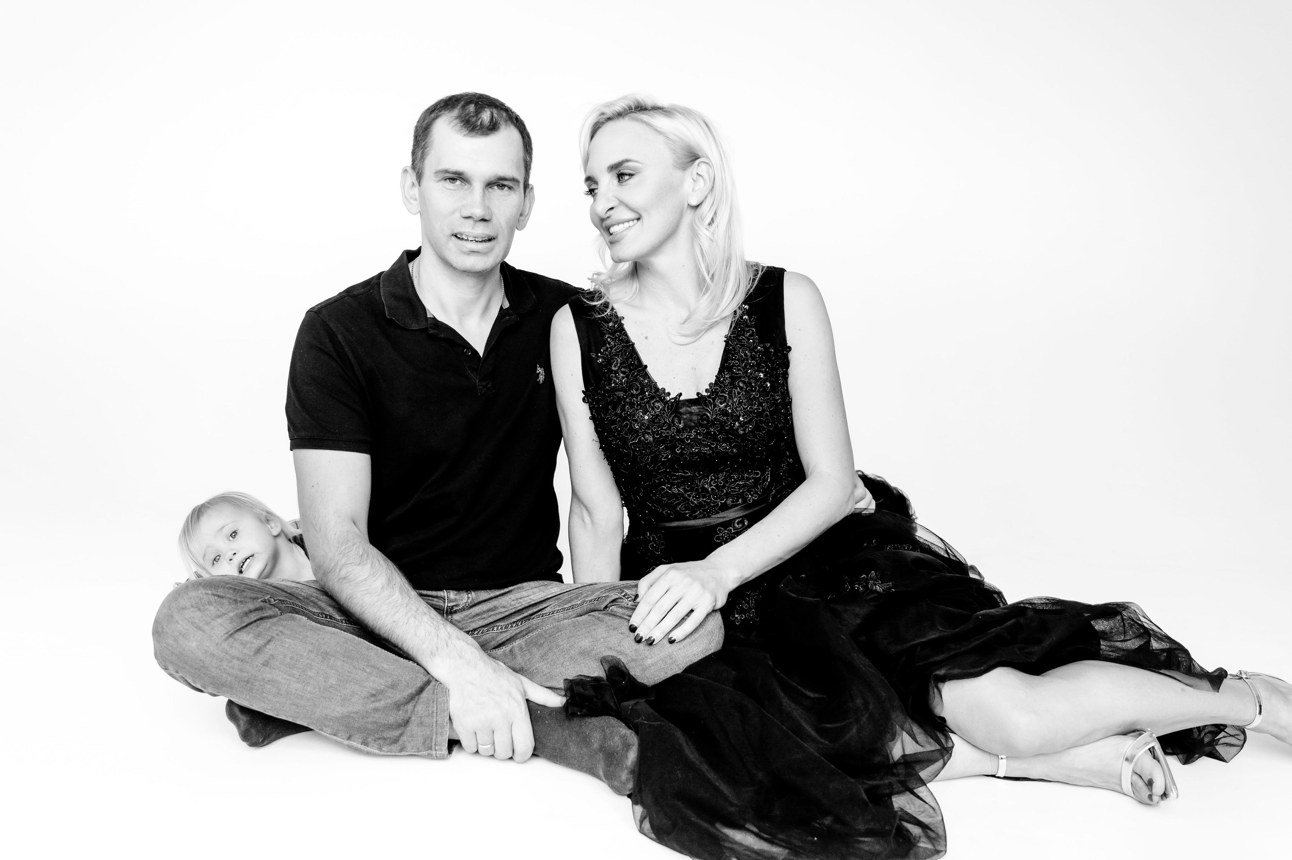 Юлия. Профессиональный фотограф беременности в СПБ. Стильные фотосессии беременности в стиле минимализм и классическая фотография