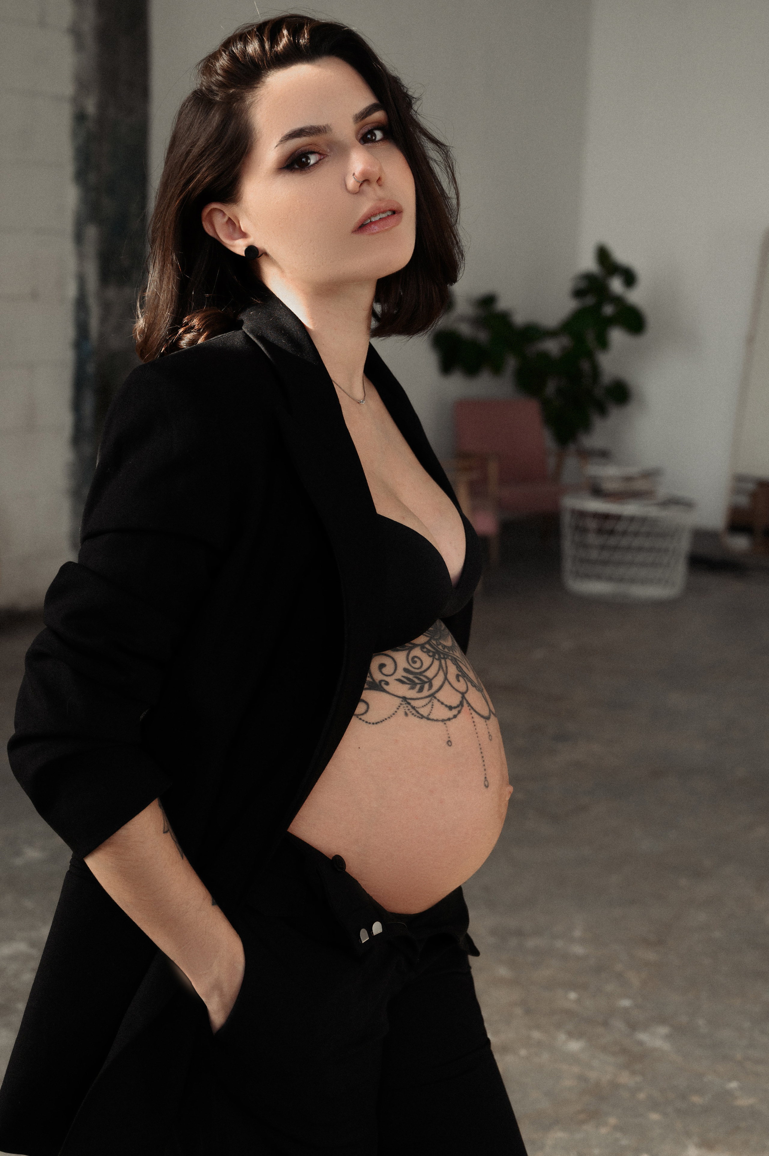 Алена. Профессиональный фотограф беременности в СПБ. Стильные фотосессии беременности в стиле минимализм и классическая фотография