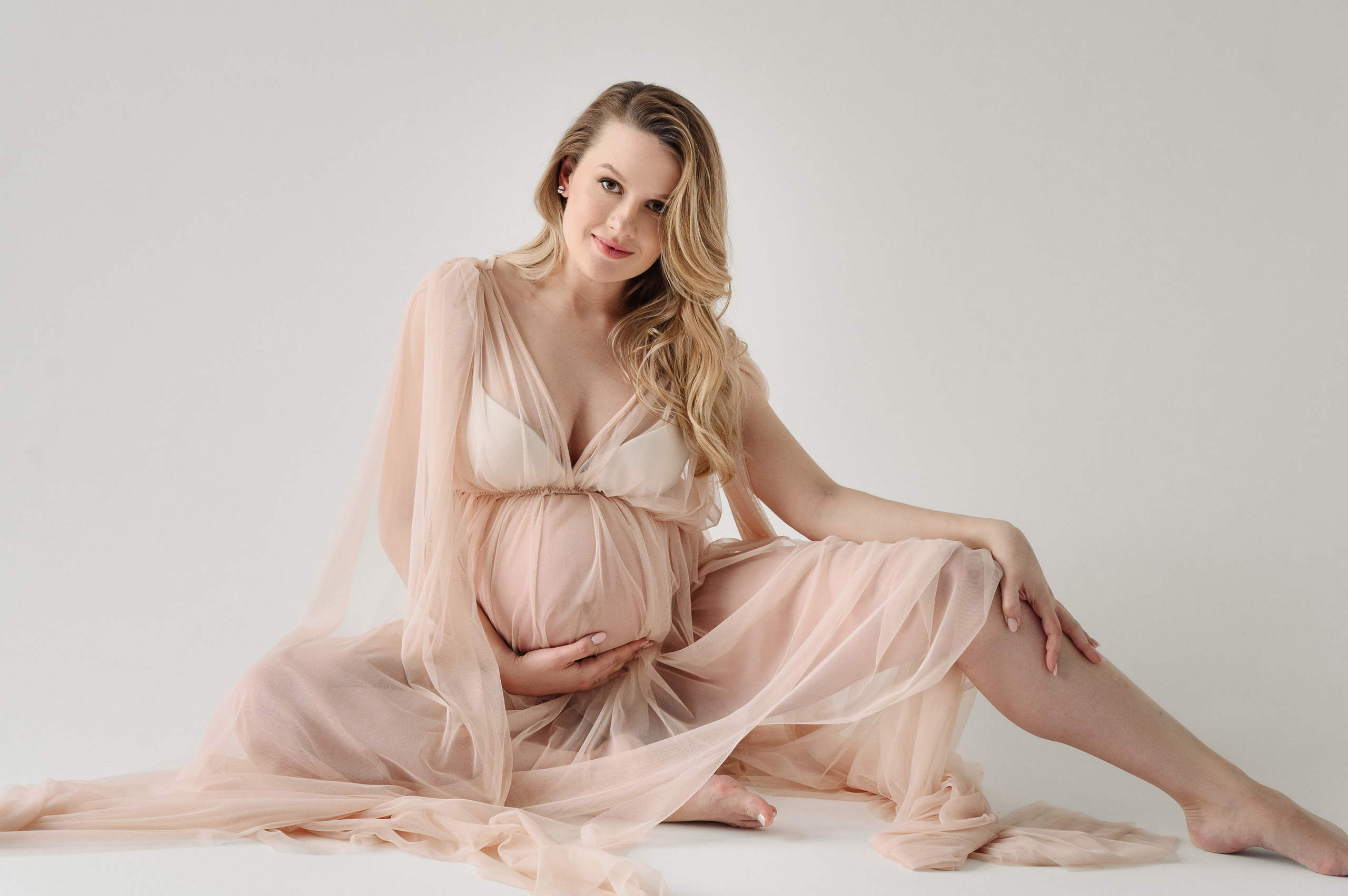 Марина. Профессиональный фотограф беременности в СПБ. Стильные фотосессии беременности в стиле минимализм и классическая фотография