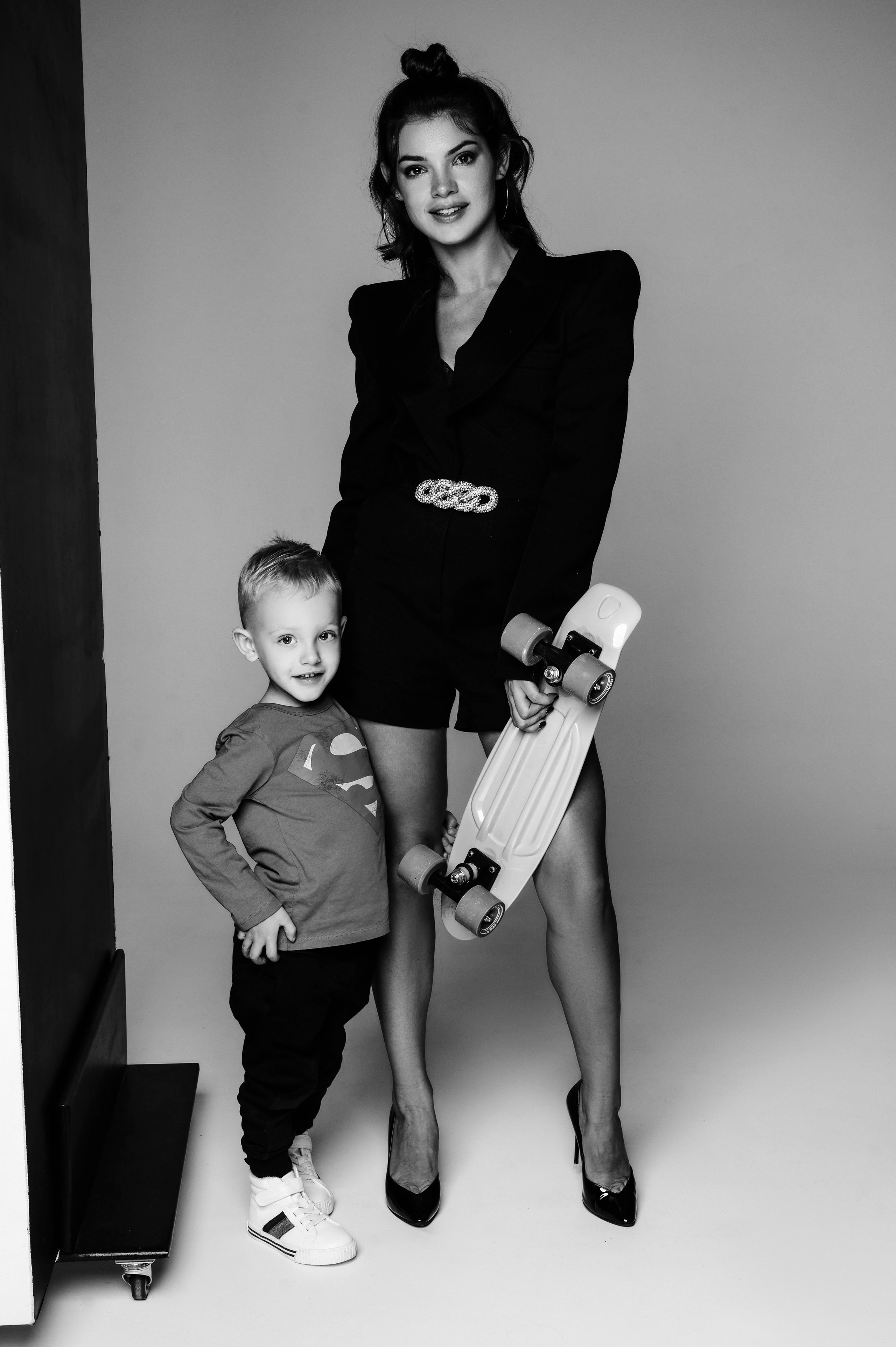 Юлия. Профессиональный фотограф беременности в СПБ. Стильные фотосессии беременности в стиле минимализм и классическая фотография