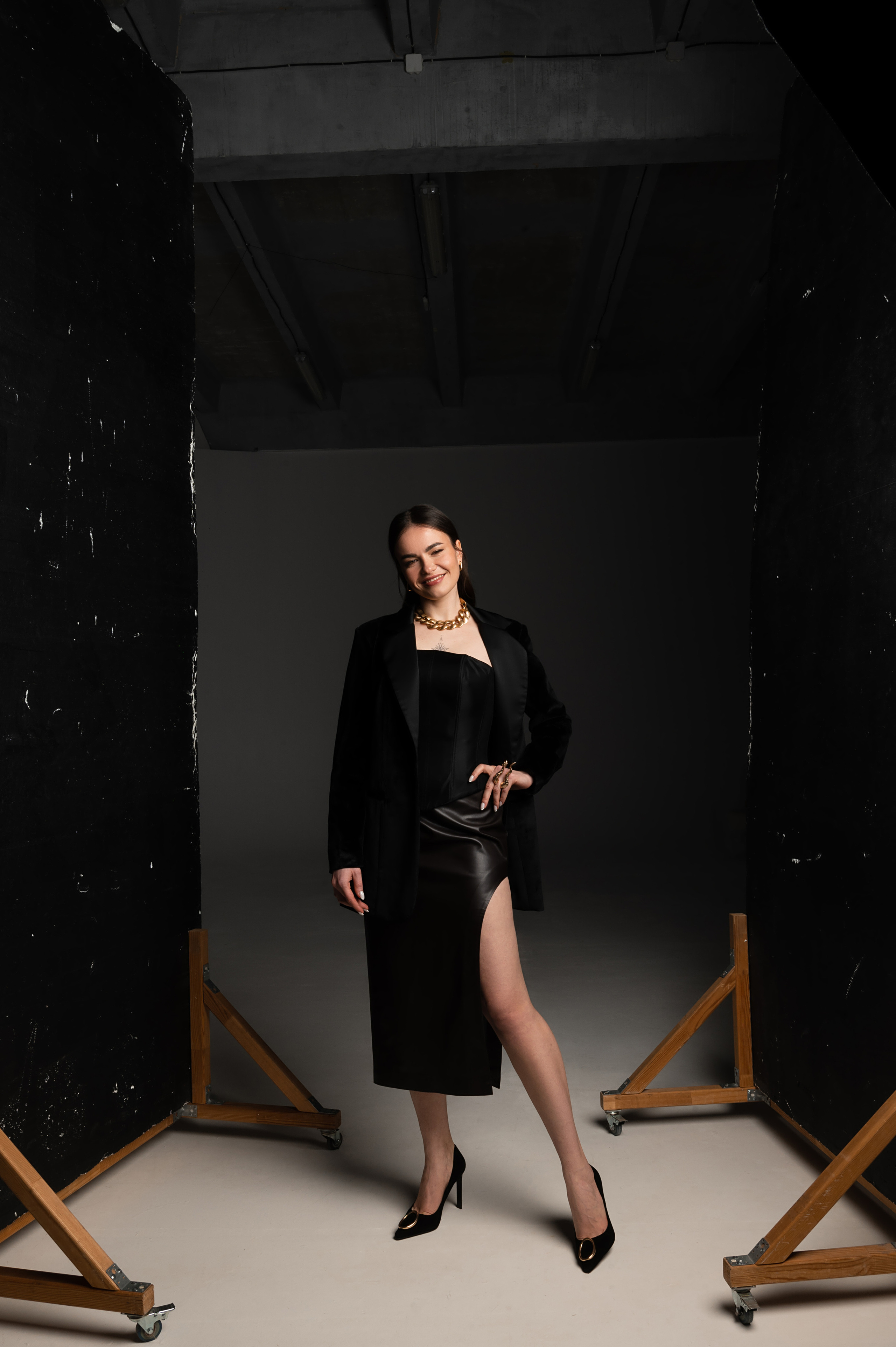 Валерия. Профессиональный фотограф беременности в СПБ. Стильные фотосессии беременности в стиле минимализм и классическая фотография