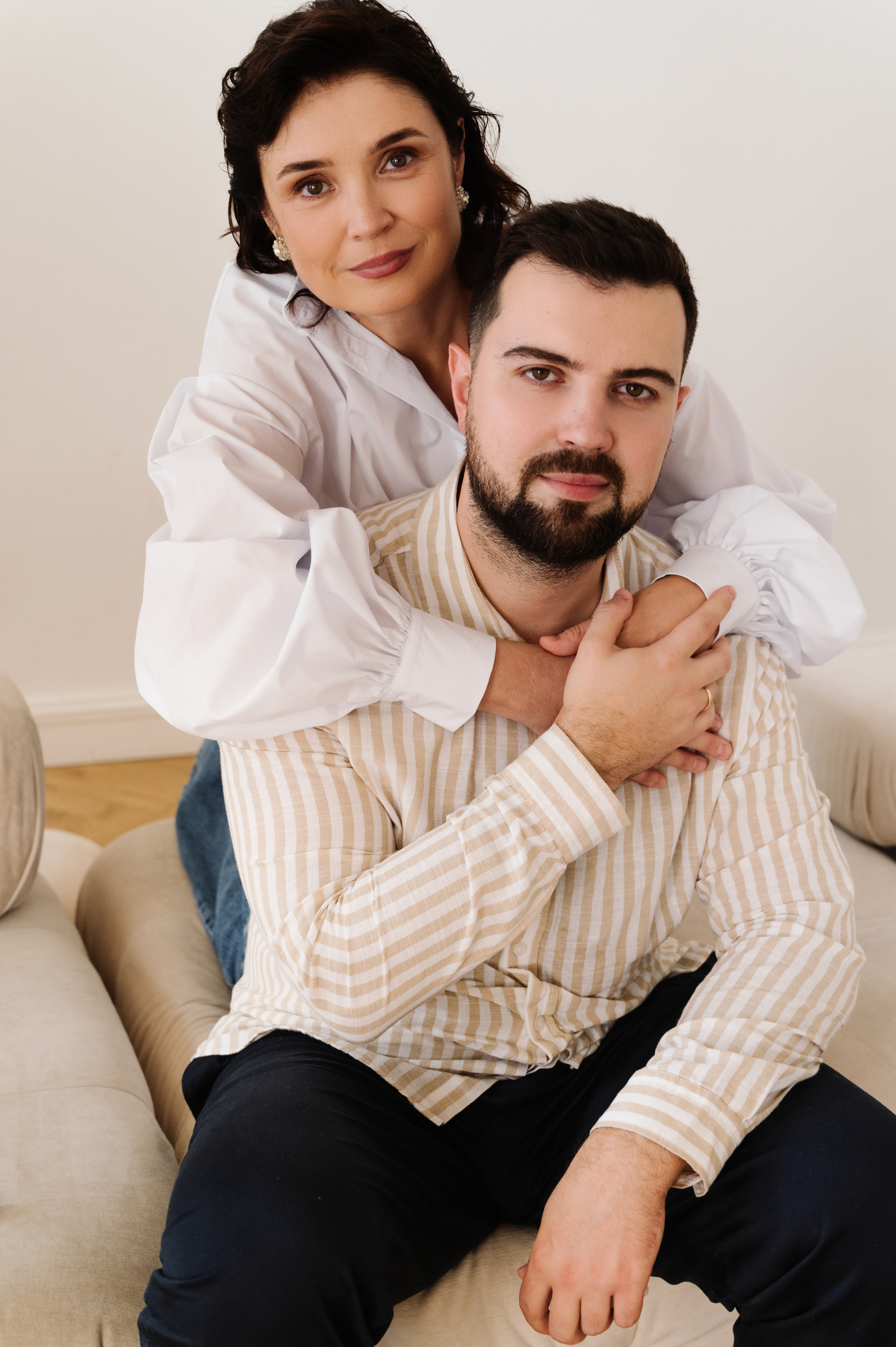 Марина семьей. Профессиональный фотограф беременности в СПБ. Стильные фотосессии беременности в стиле минимализм и классическая фотография