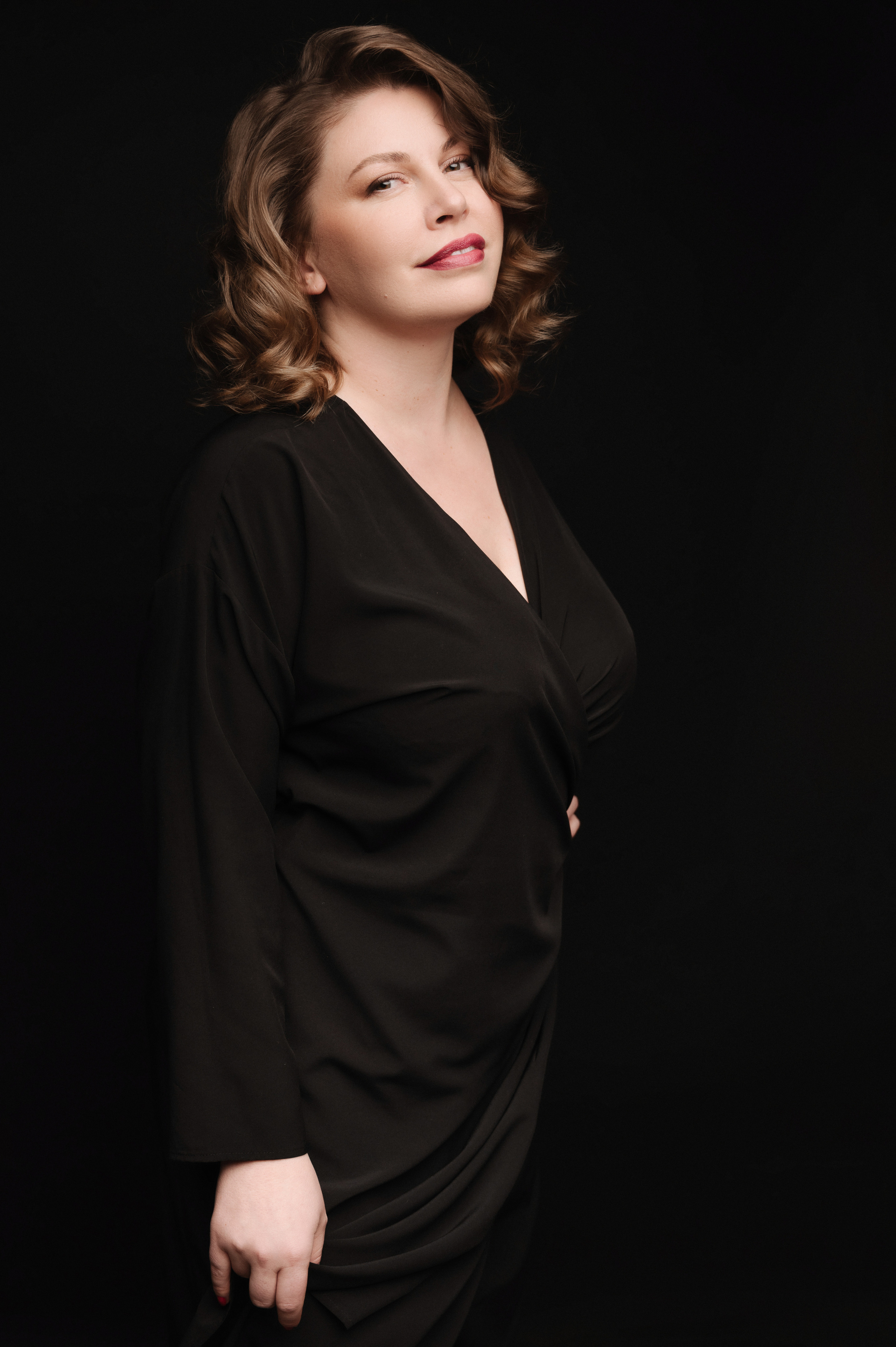 Александра. Профессиональный фотограф беременности в СПБ. Стильные фотосессии беременности в стиле минимализм и классическая фотография