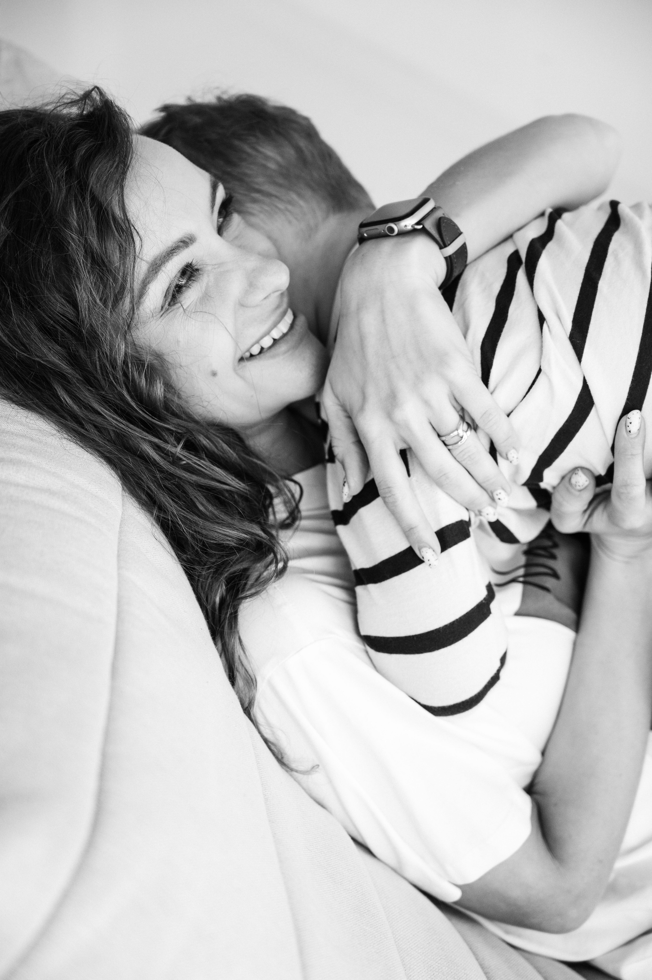 Семейная фотосессия в Санкт-Петербурге от Маргариты Ивановой — душевные кадры с детьми и родителями, помощь в подборе образов, стилист, виза. Профессиональный фотограф беременности в СПБ. Стильные фотосессии беременности в стиле минимализм и классическая фотография