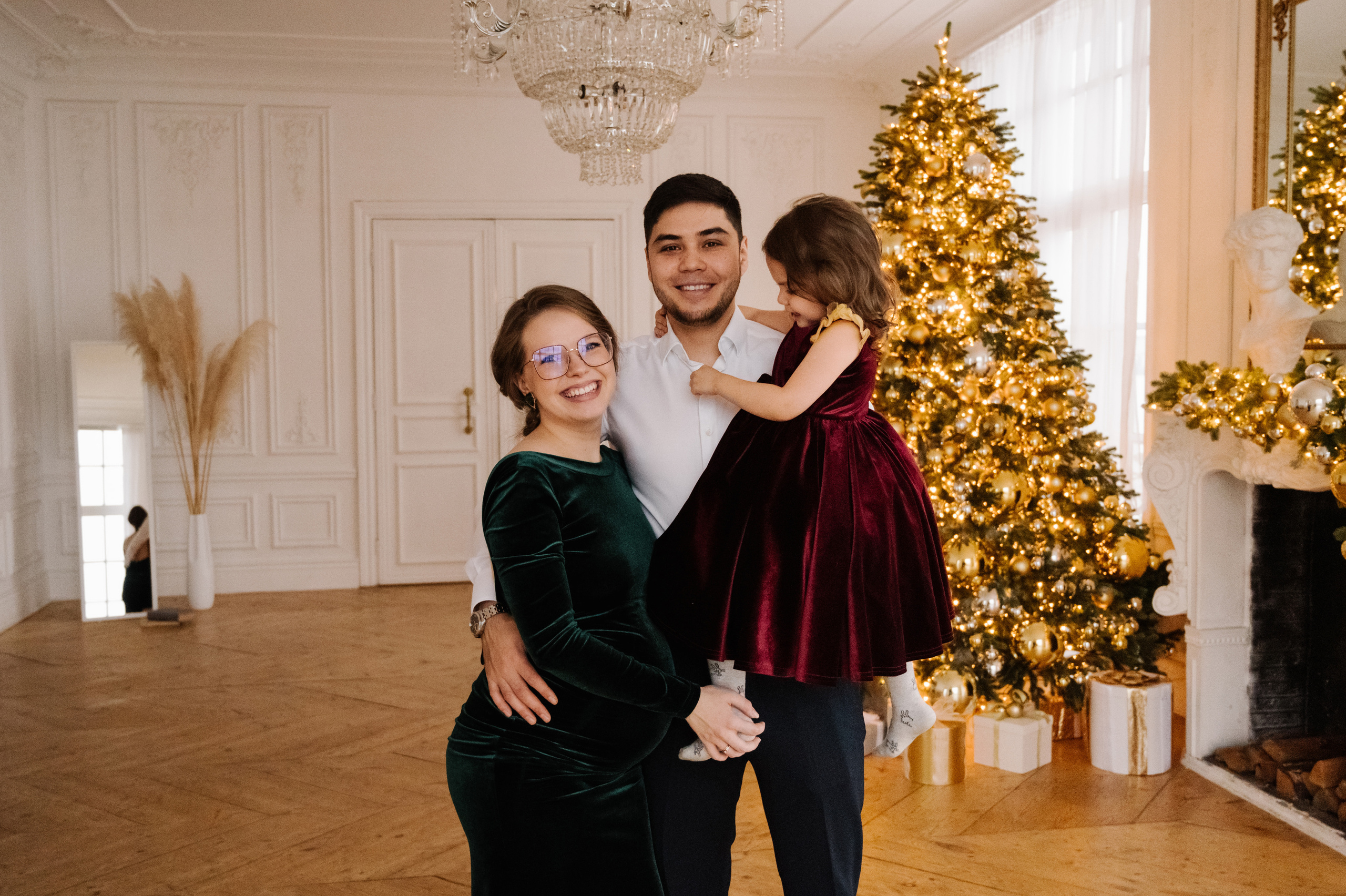 Анна. Профессиональный фотограф беременности в СПБ. Стильные фотосессии беременности в стиле минимализм и классическая фотография