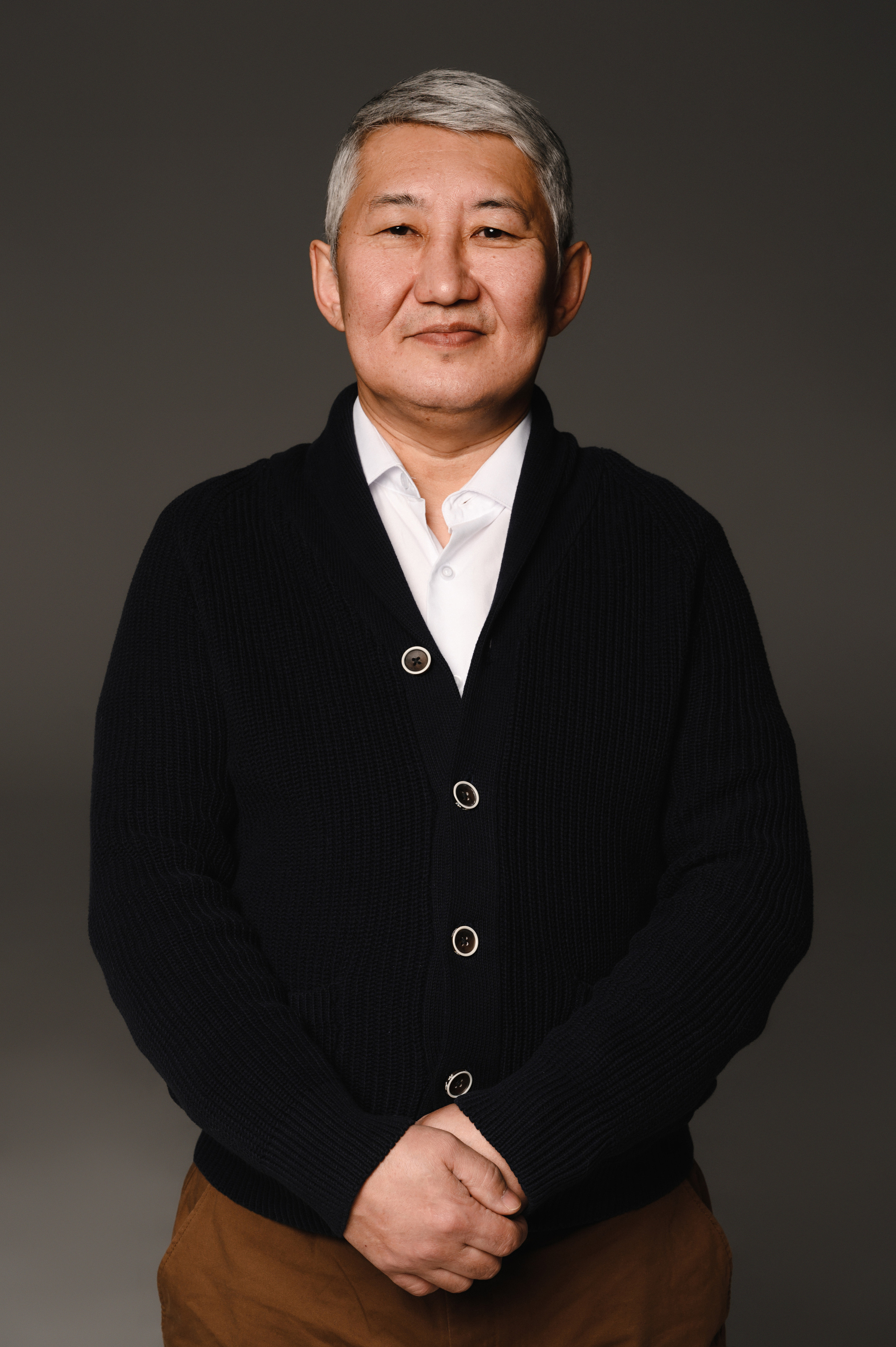 Анна с семьей. Профессиональный фотограф беременности в СПБ. Стильные фотосессии беременности в стиле минимализм и классическая фотография