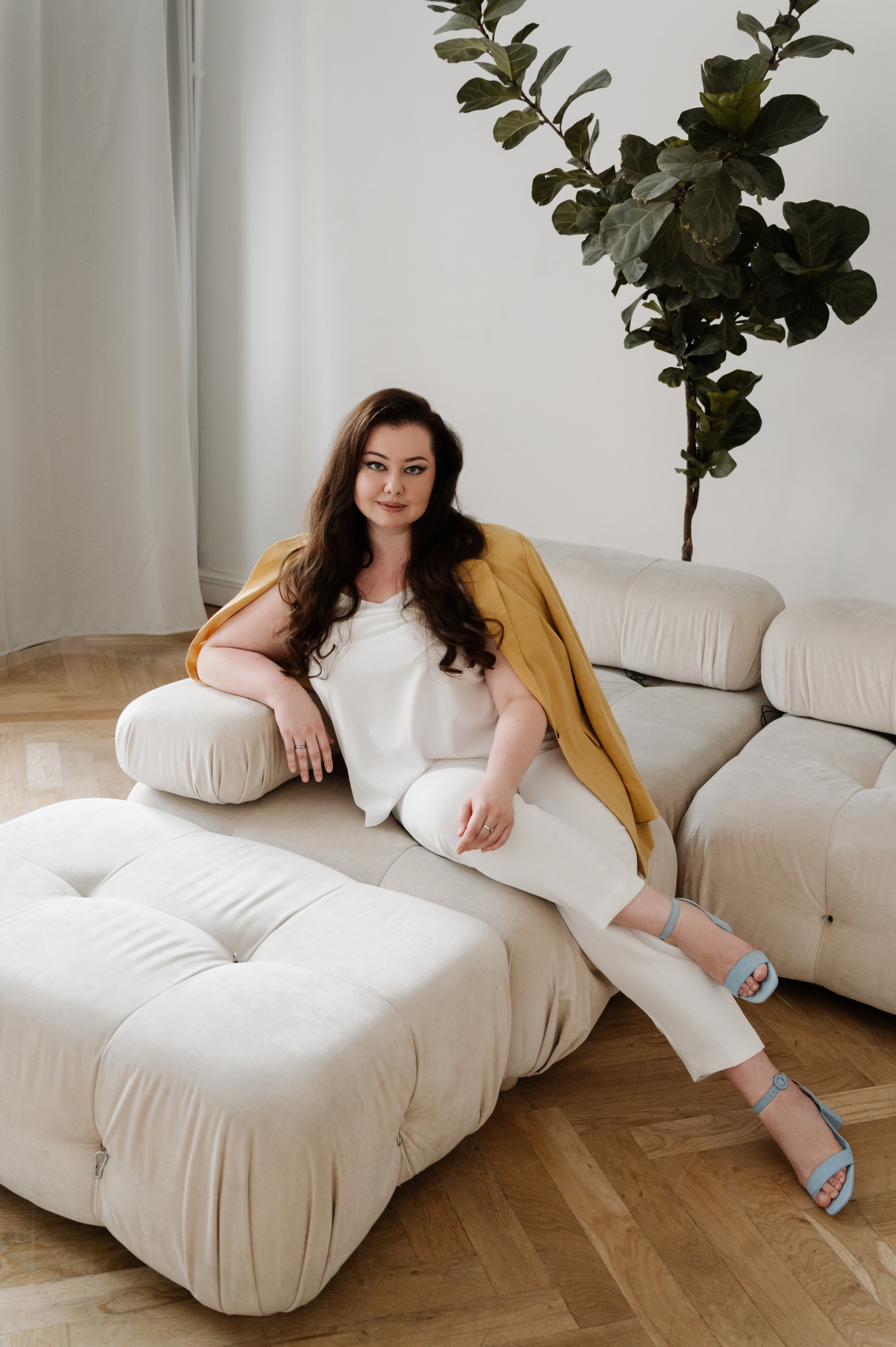 Лиана. Профессиональный фотограф беременности в СПБ. Стильные фотосессии беременности в стиле минимализм и классическая фотография