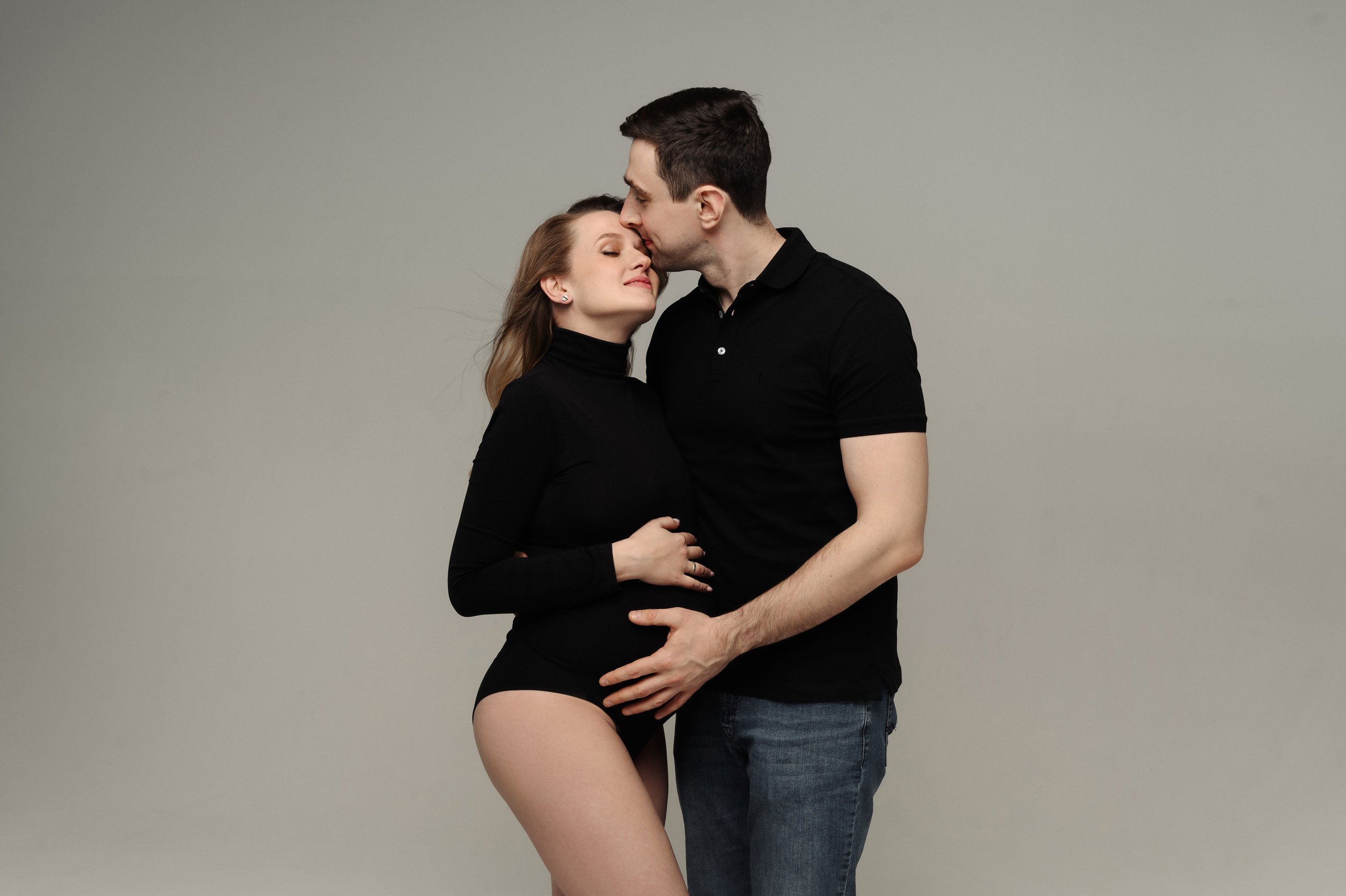 Марина. Профессиональный фотограф беременности в СПБ. Стильные фотосессии беременности в стиле минимализм и классическая фотография